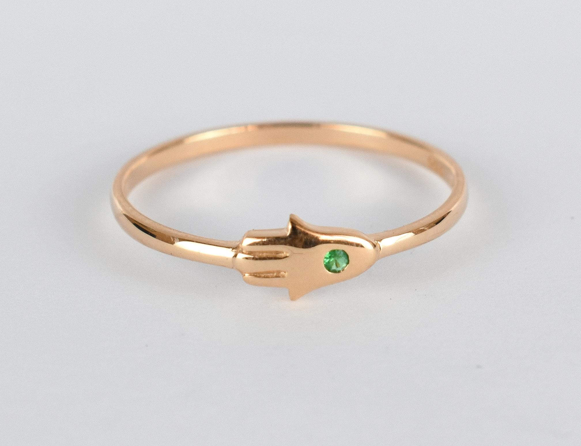 For Sale:  14k Gold 0.02 Carat Emerald Hamsa Hand Ring  3