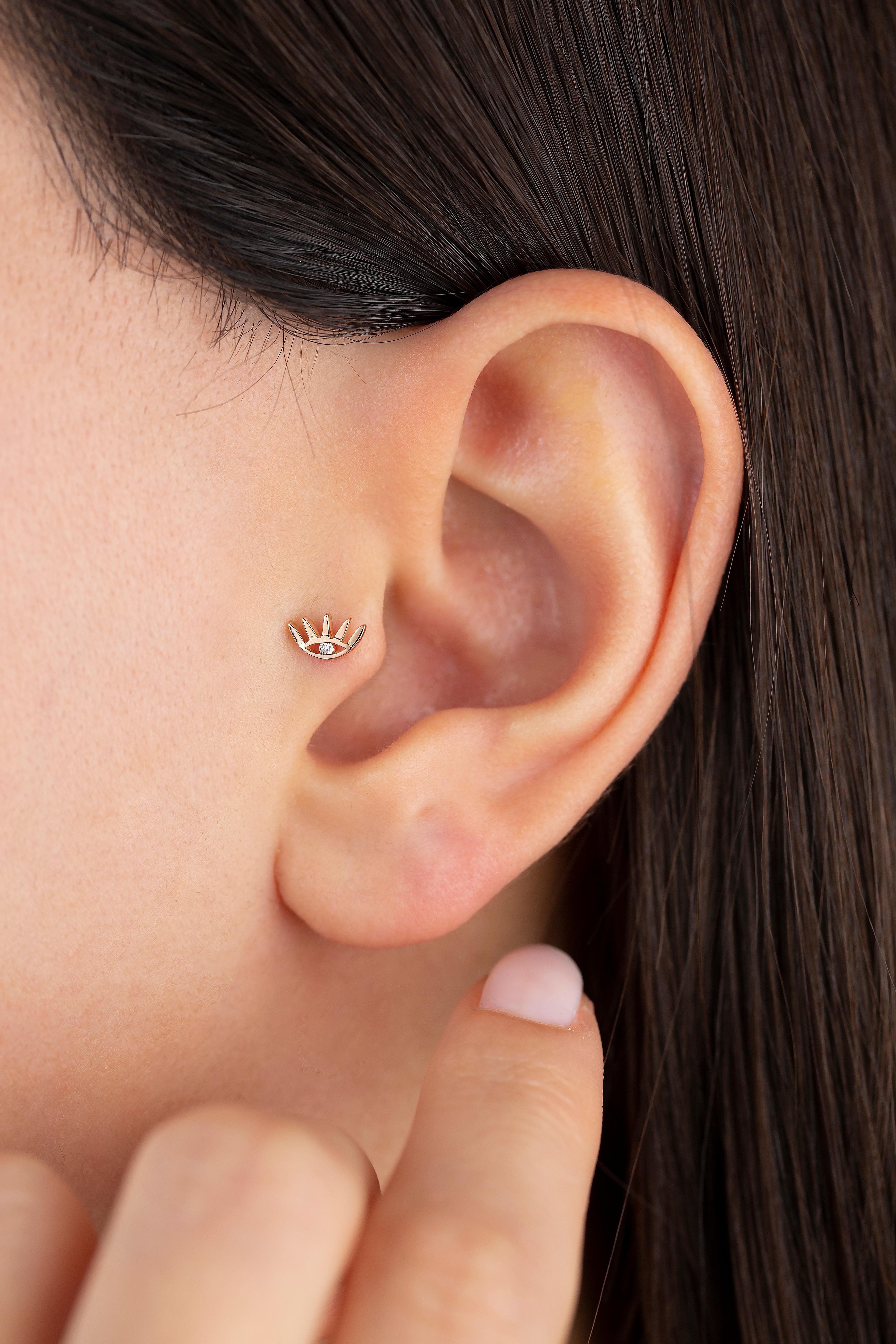 14K Gold 0,02 Karat Diamant-Ohrring mit Auge durchbohrt, Gold-Diamant-Ohrring

Du kannst das Piercing auch als Ohrring verwenden! Auch dieses Piercing ist geeignet für Tragus, Nase, Helix, Lappen, flach, Medusa, Monreo, Labret und Stud.

Dieses