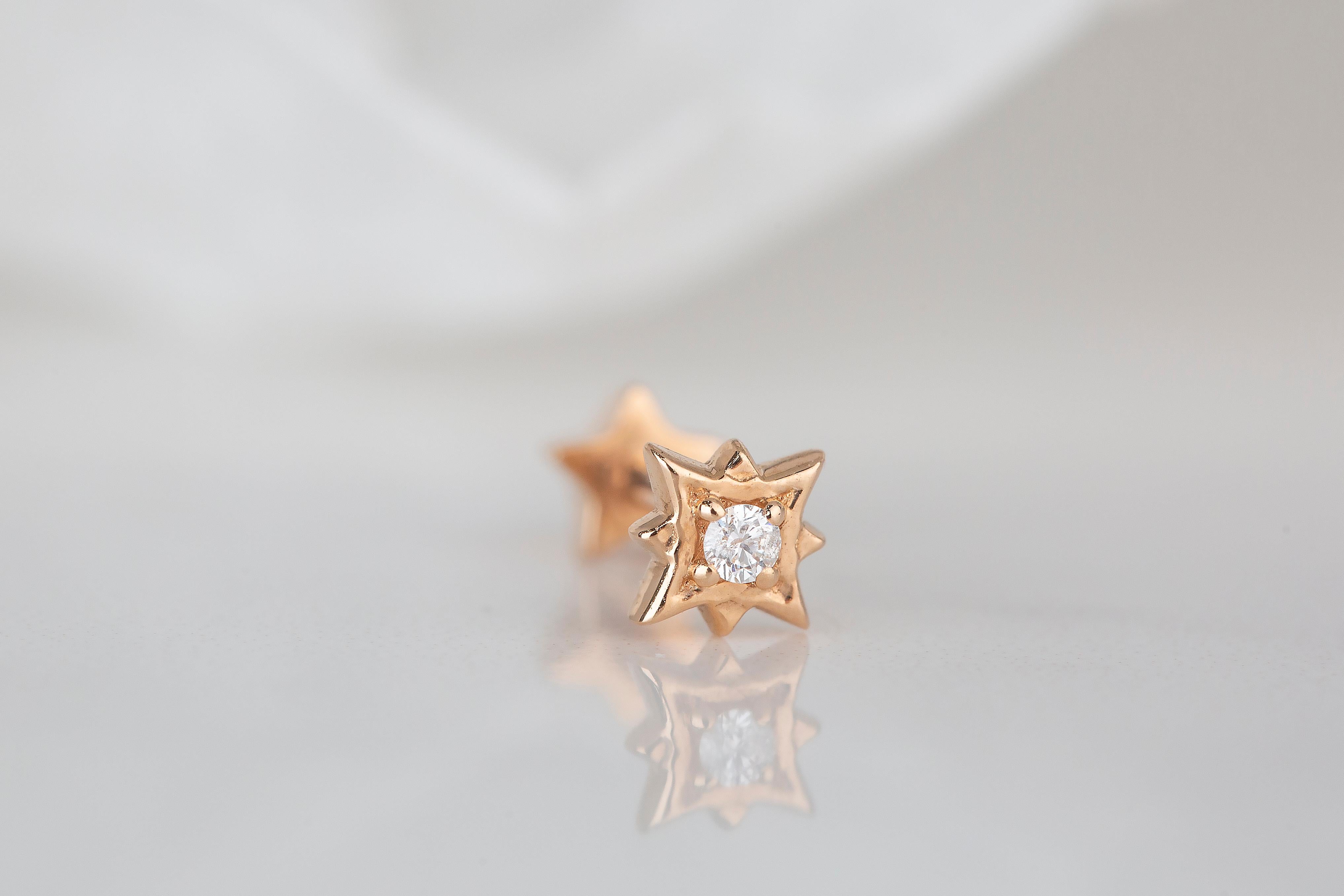 Baguette Cut 14K Gold 0.03 Ct Diamond North Star Piercing, Gold North Star Diamond Earring For Sale