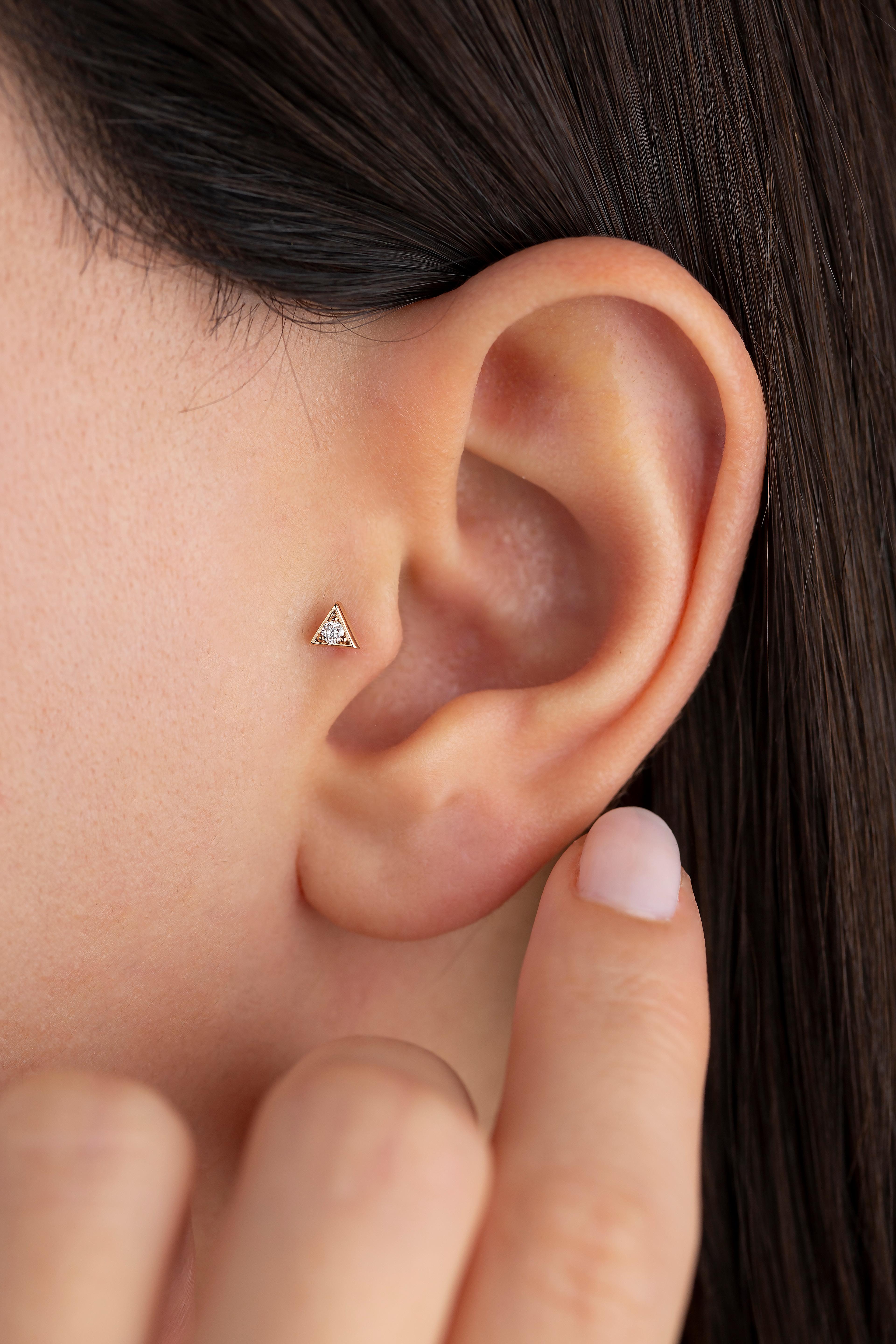 14K Gold 0.03 Ct Diamond Triangle Piercing Gold, 0.03 ct Diamond Trigon Earring

You can use the piercing as an earring too! Also this piercing is suitable for tragus, nose, helix, lobe, flat, medusa, monreo, labret and stud.

This piercing was made
