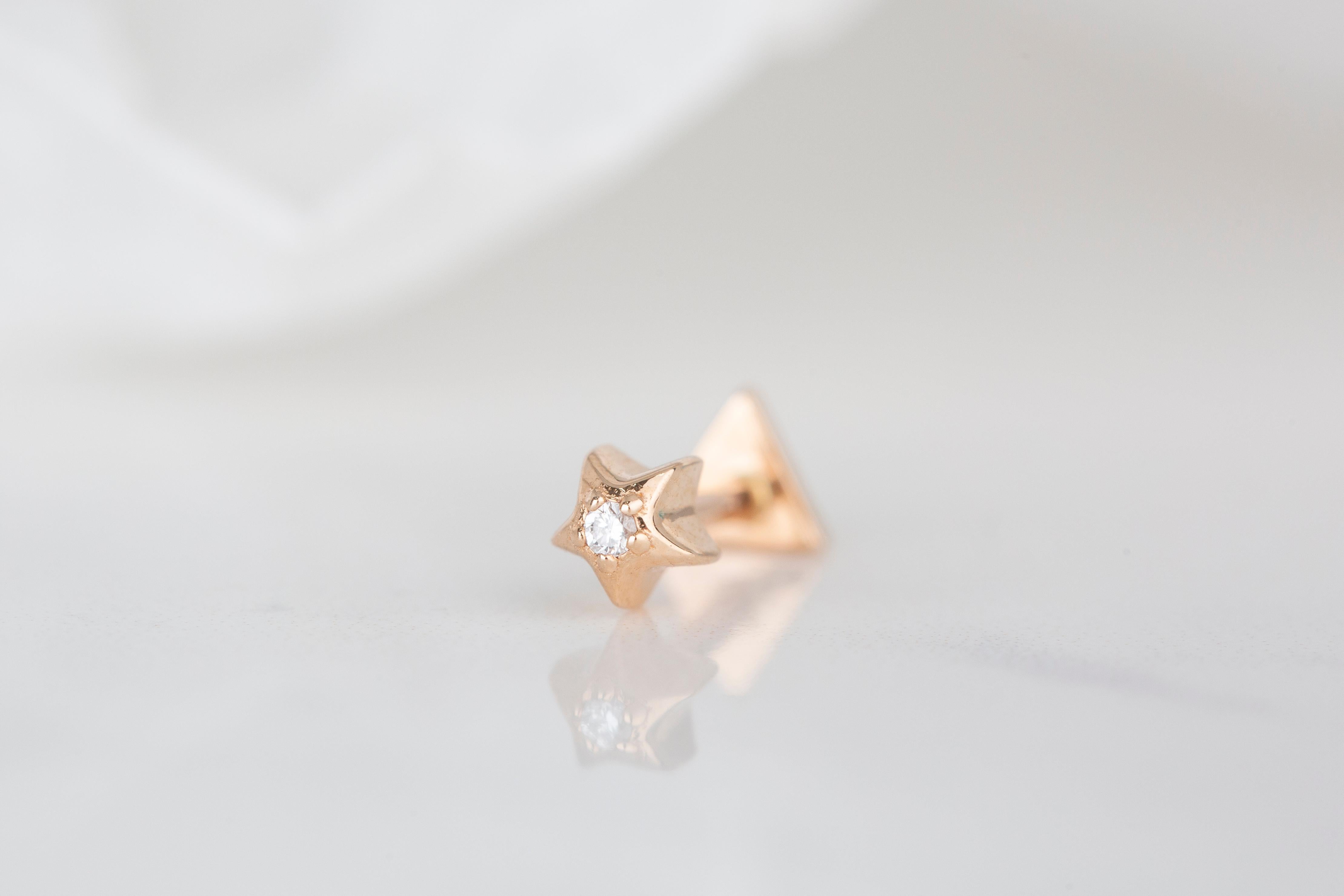 Round Cut 14K Gold 0.03 Ct Diamond Triangle Piercing, Gold 0.03 Ct Diamond Trigon Earring For Sale