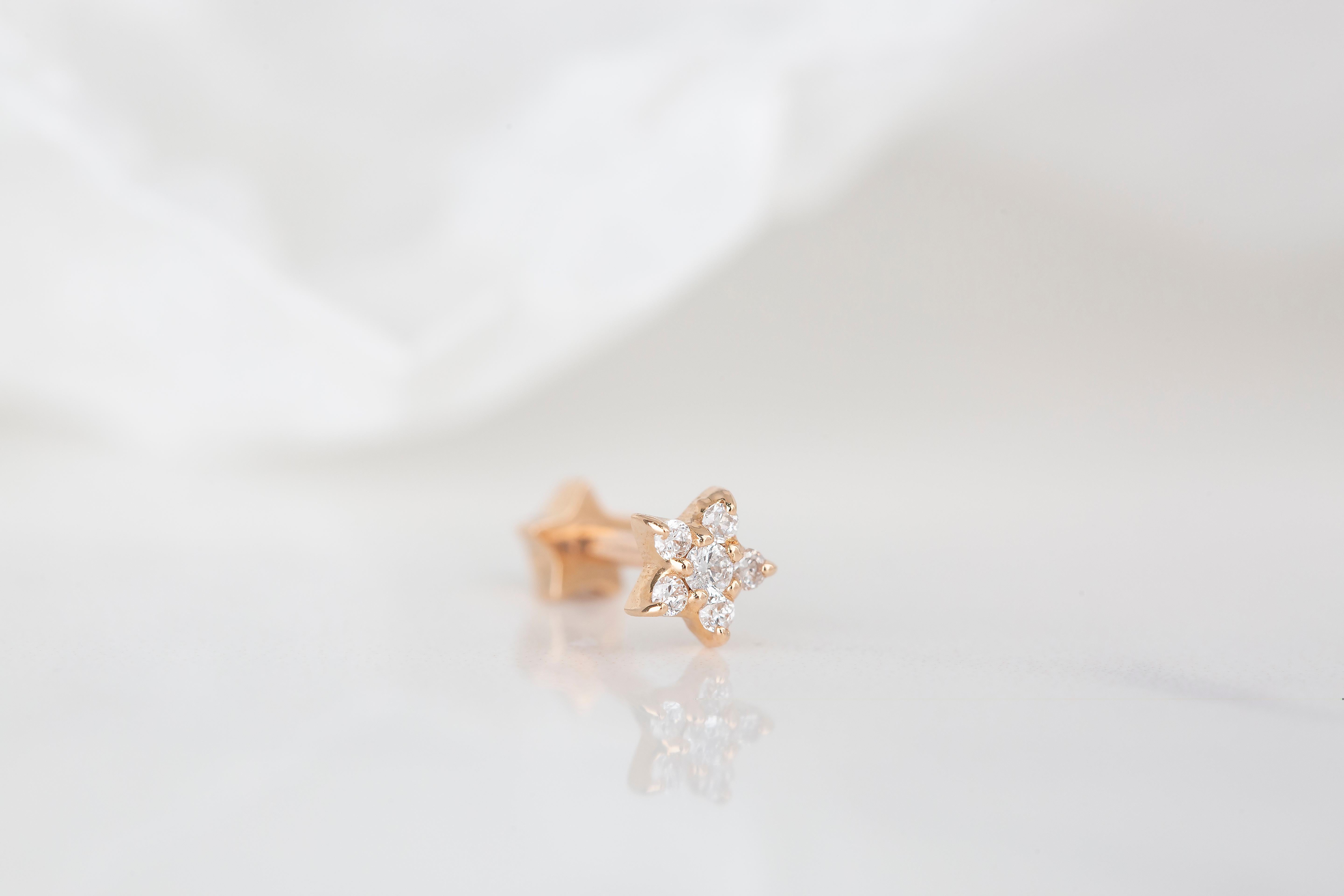 14 Karat Gold 0,05 Karat Diamant Stern-Ohrring mit durchbrochenem 14 Karat Gold Diamant Damen im Angebot