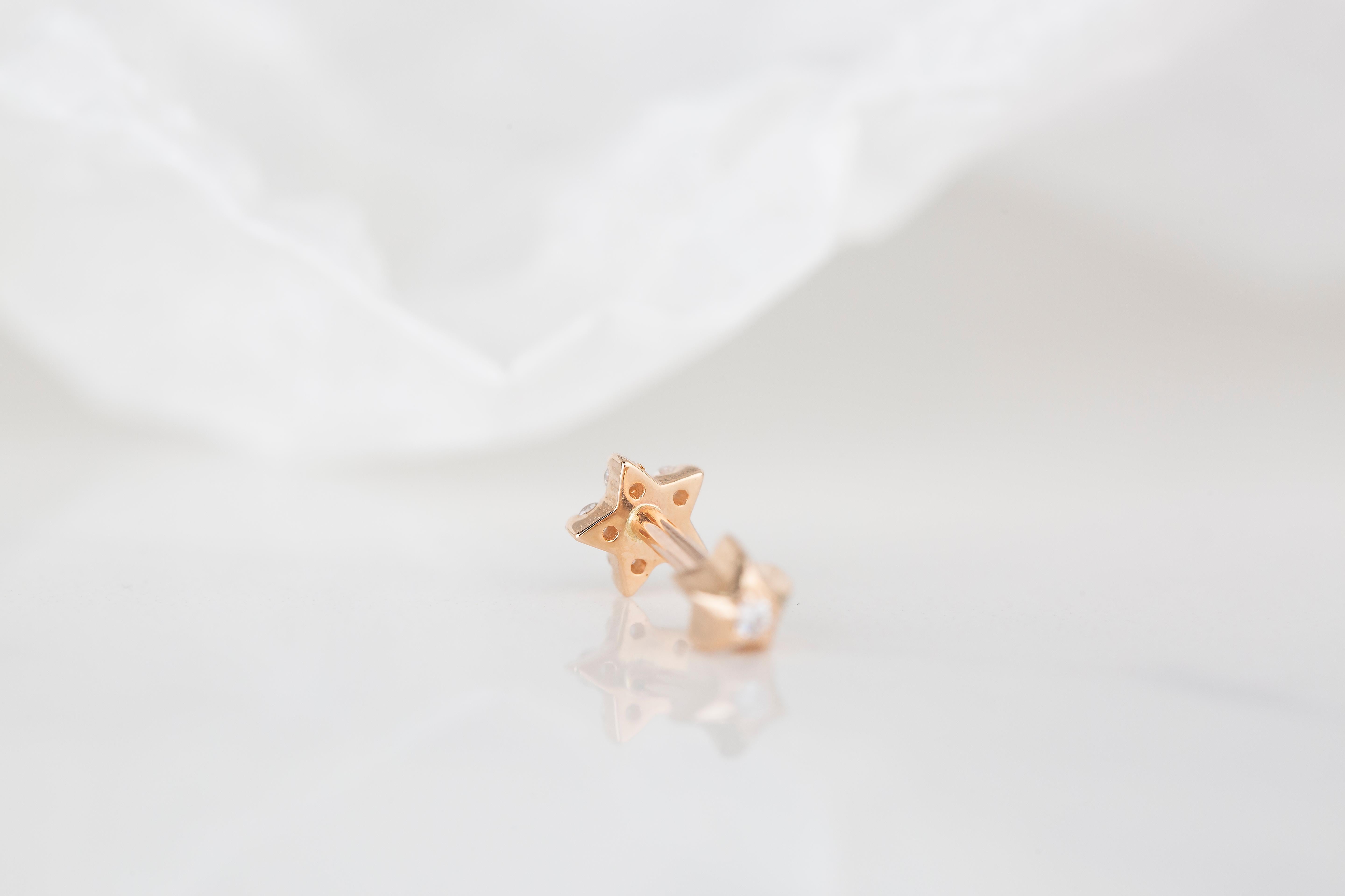 Women's 14K Gold 0.05 Ct Diamond Star Piercing, Gold Diamond Star Earring For Sale