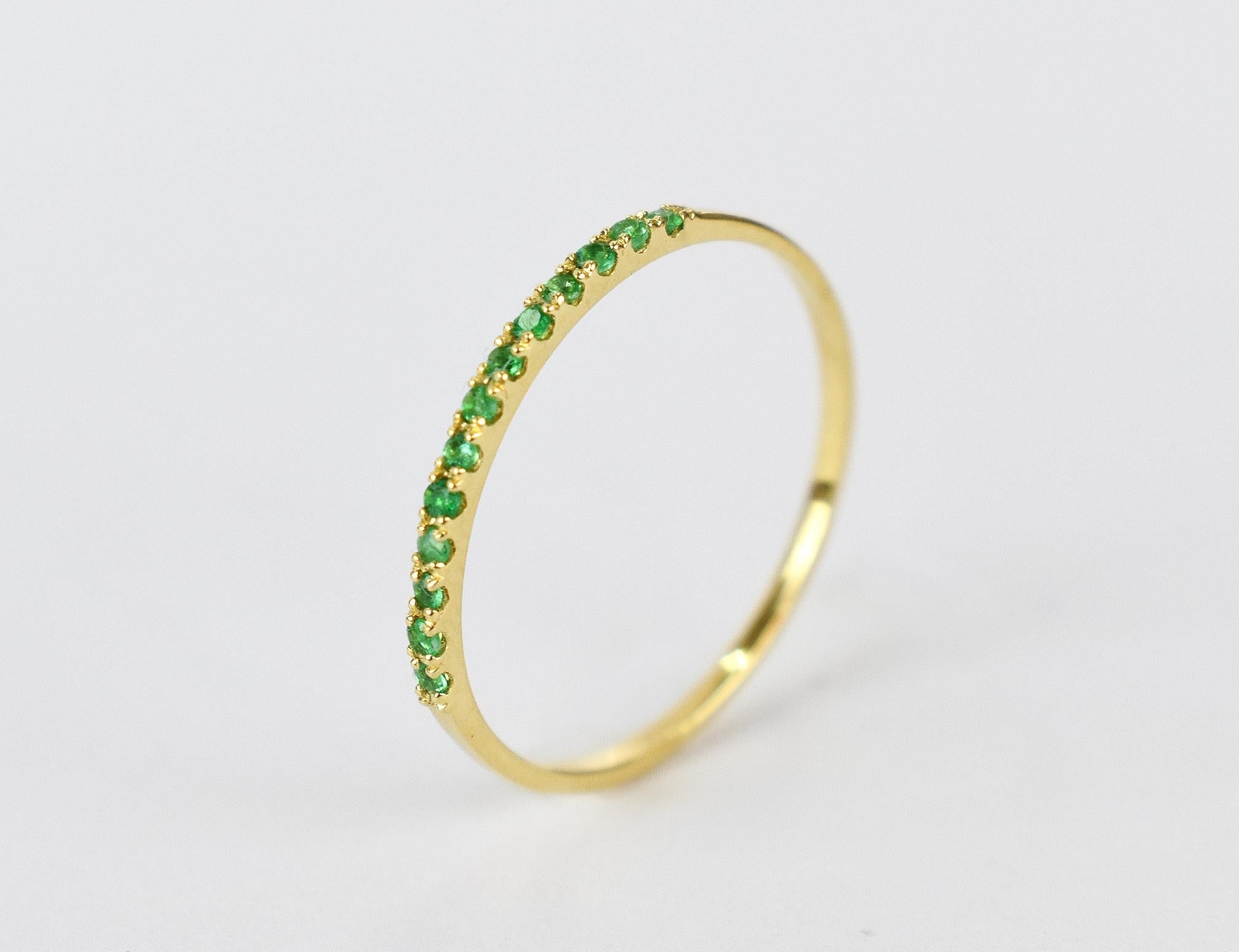 For Sale:  14k Gold 0.07 Carat Emerald Half Eternity Ring 4
