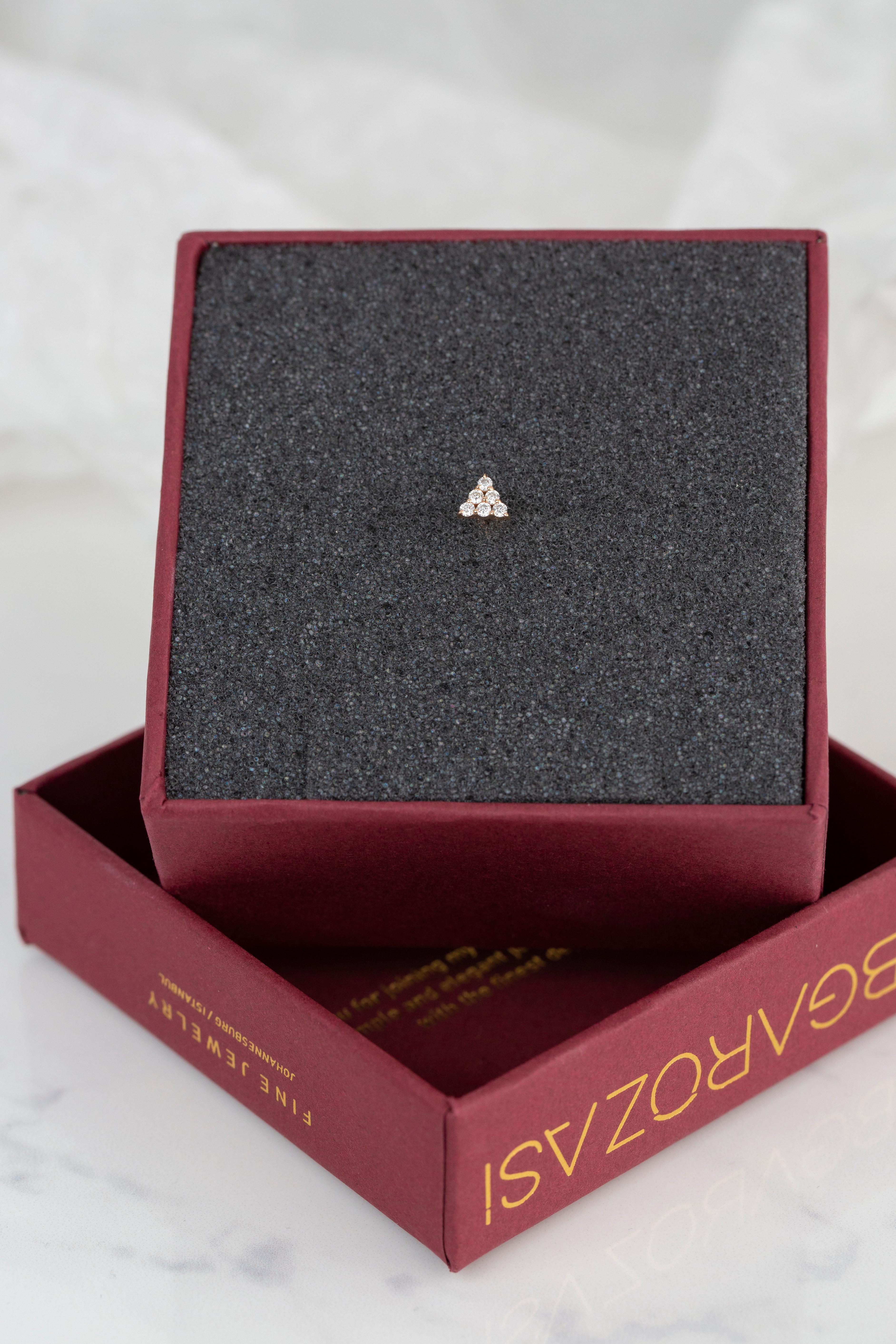 Round Cut 14K Gold 0.07 Ct Diamond Triangle Piercing Gold 0.07 Ct Diamond Trigon Earring For Sale