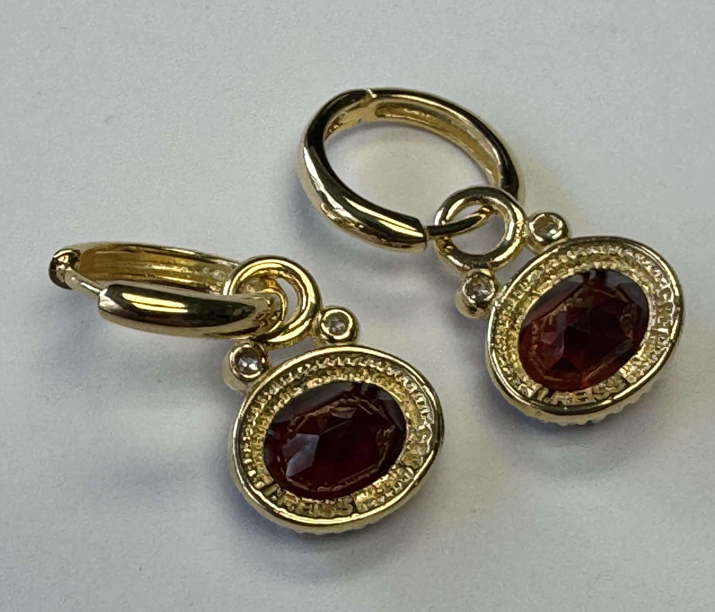 Orecchini in oro 14K con gemme da 0,10 ct. e granato da 10,8 ct. In condizioni Nuovo in vendita a Great Neck, NY