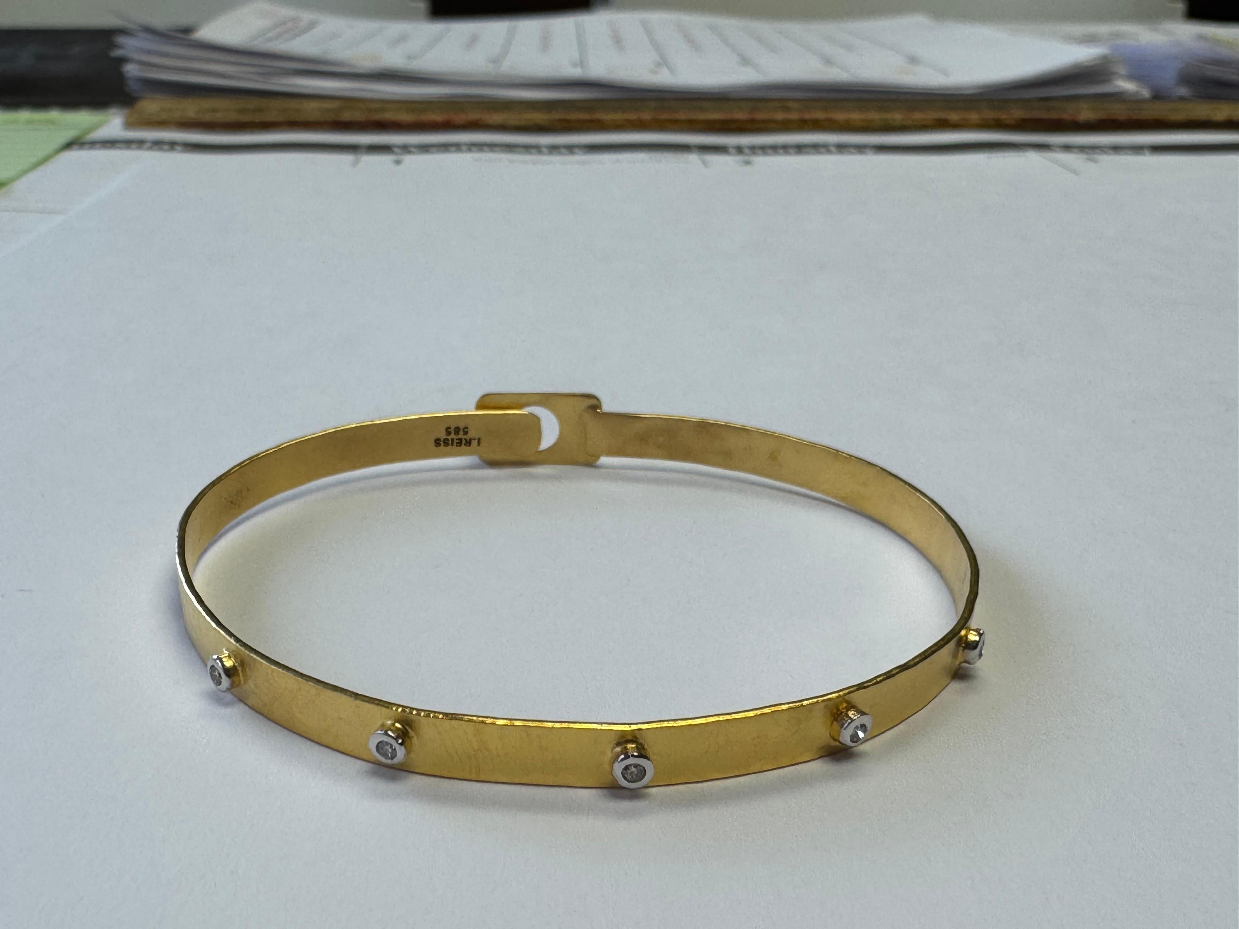 Round Cut 14K Gold 0.10 ct. tw. 4mm Hammered Bangle Bracelet For Sale