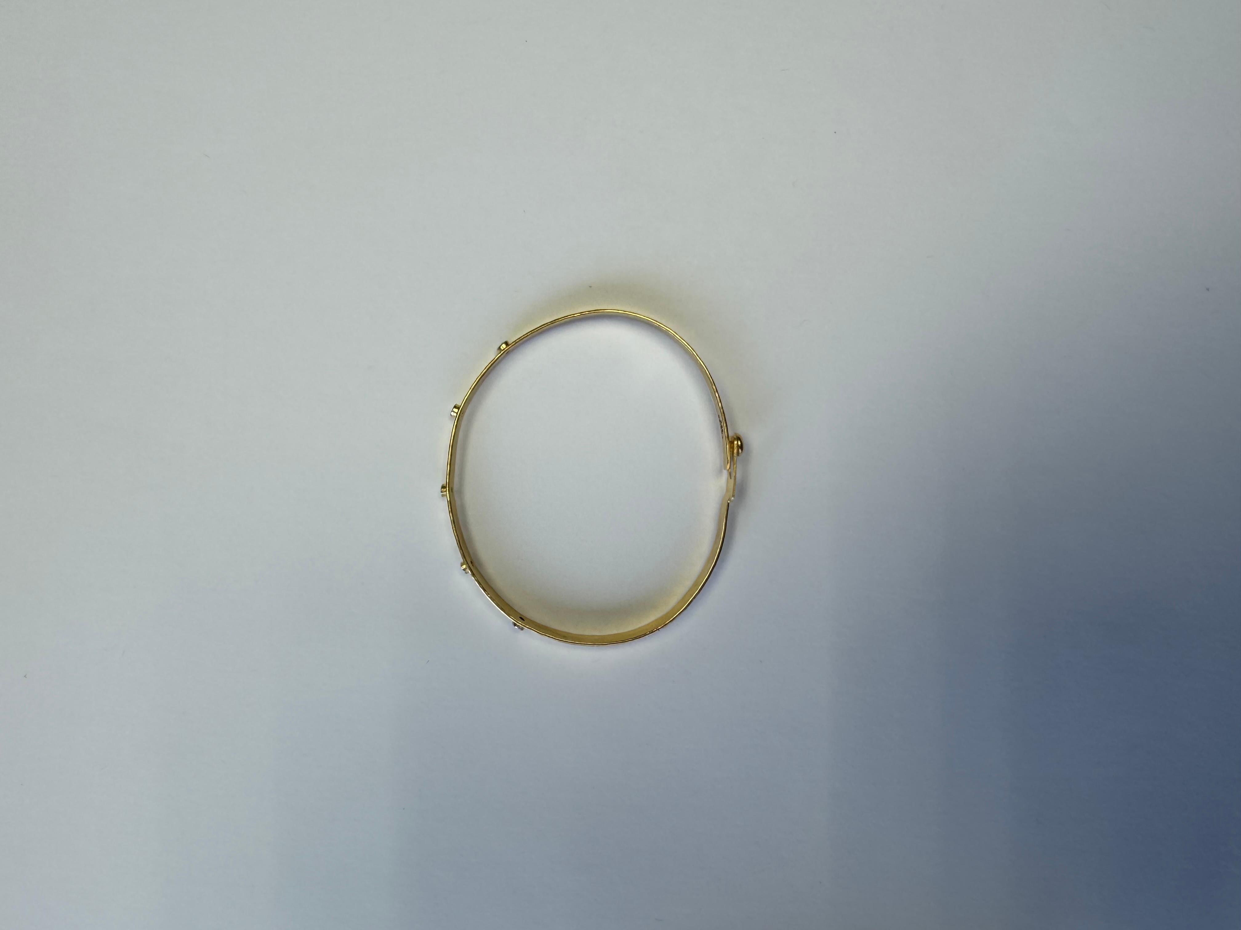14K Gold 0.10 ct. tw. 4mm Hammered Bangle Bracelet In New Condition For Sale In Great Neck, NY