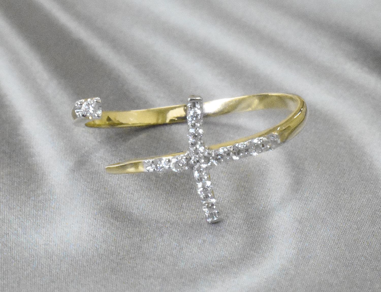 For Sale:  14k Gold 0.11 Carat Diamond Open Cross Ring 3