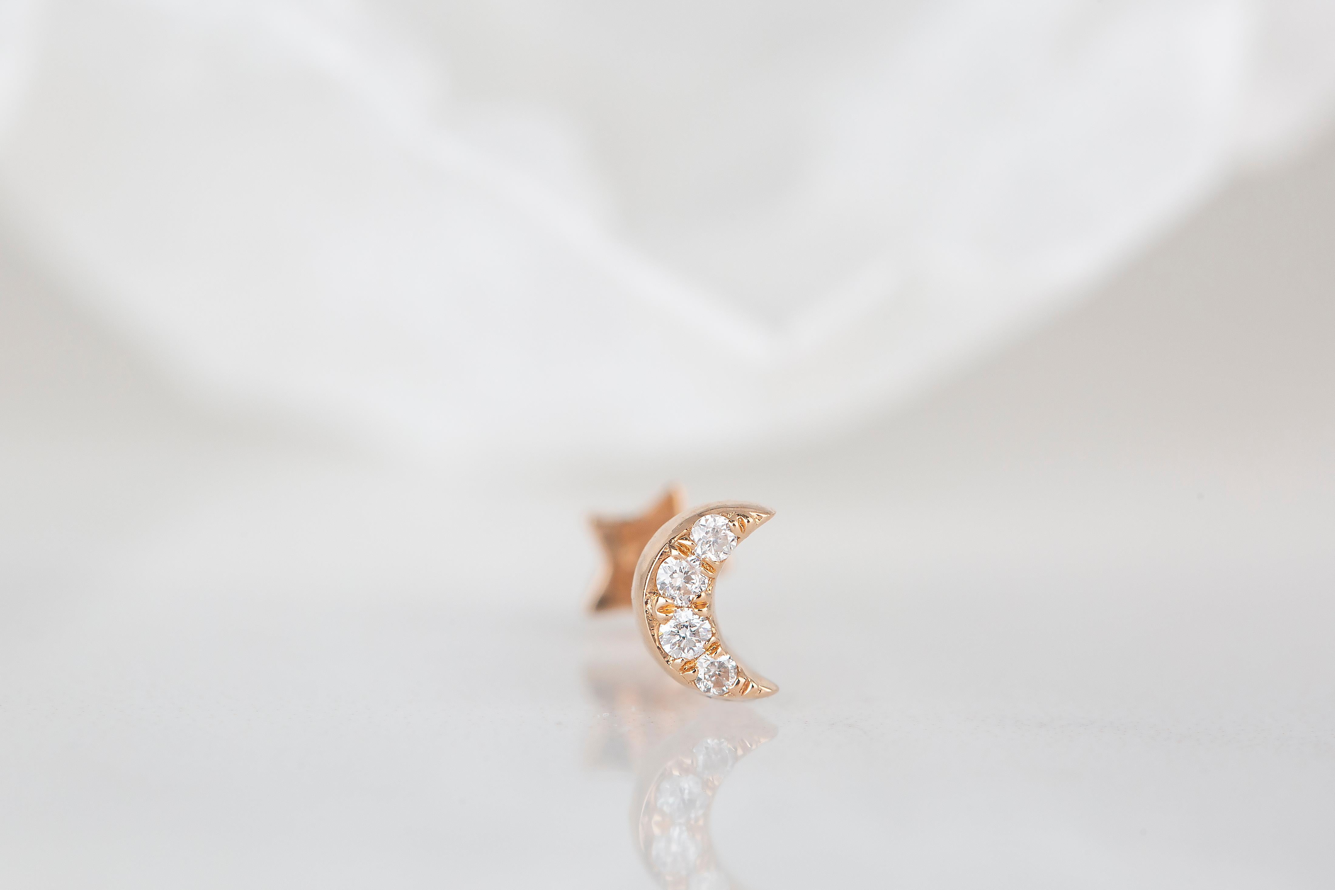 14K Gold 0,13 Karat Diamant Halbmond-Ohrring mit Halbmond-Diamant durchbohrt, Gold-Ohrring (Moderne) im Angebot