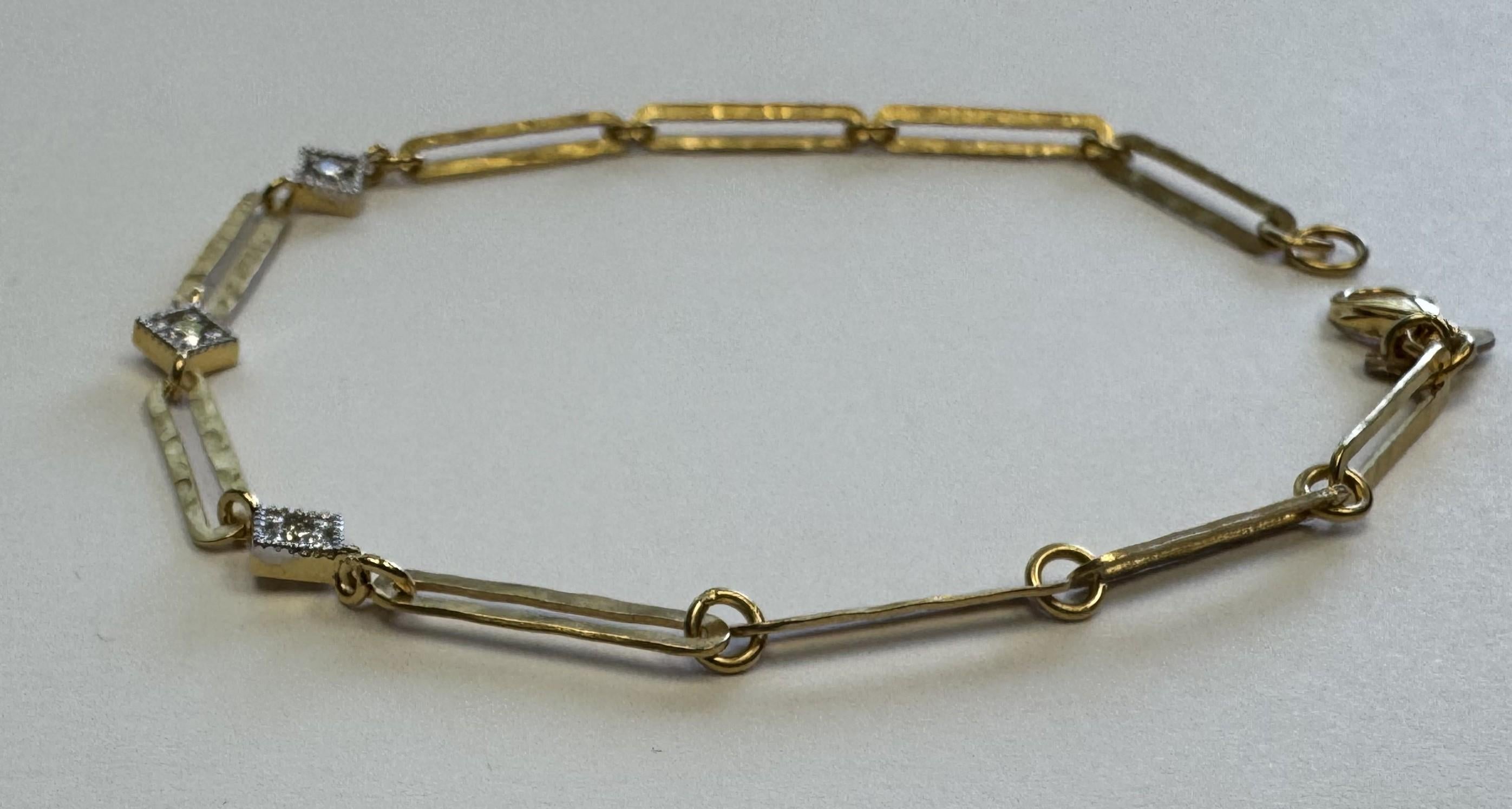 Oro de 14 quilates 0,15 ct. Tw. Pulsera Abierta Eslabón Martillado Corte redondo en venta
