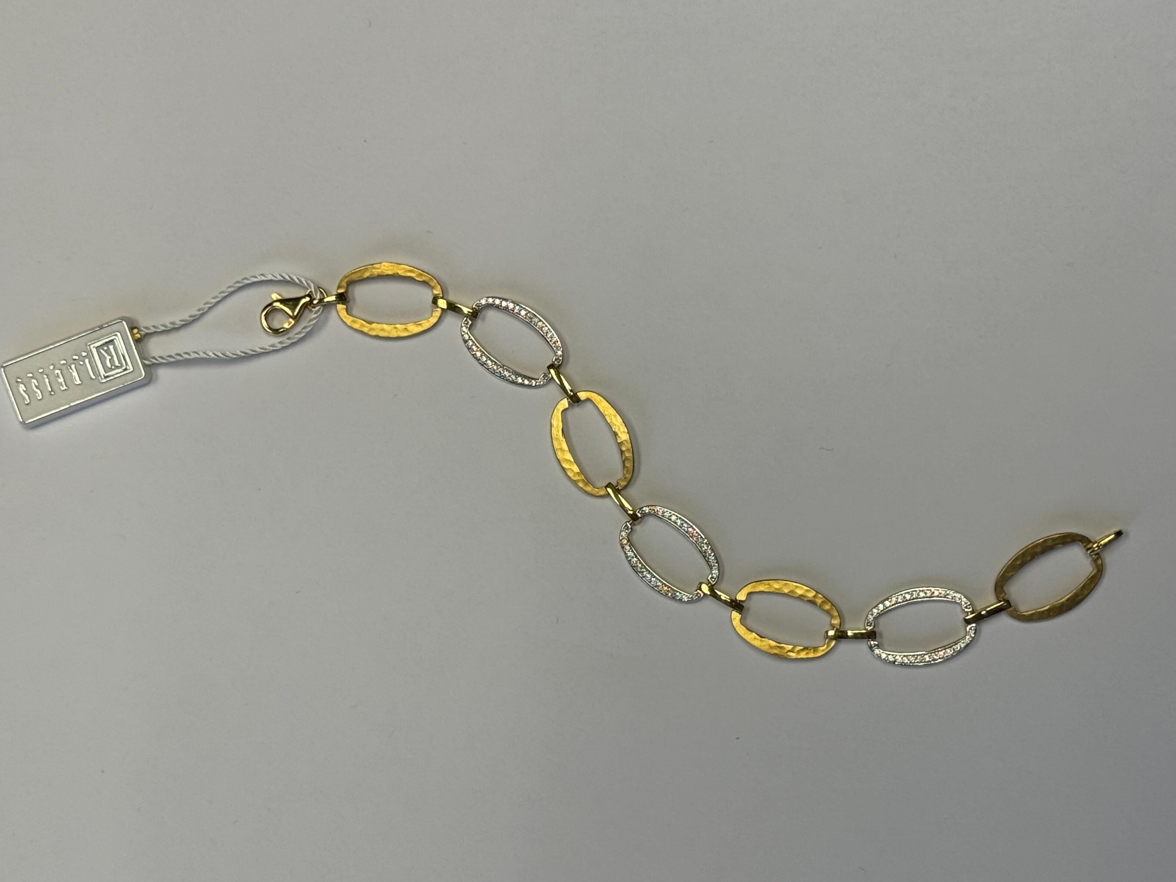 14K Gold 0.18 ct. tw. Ellipse Shaped Open Link Bracelet In New Condition For Sale In Great Neck, NY