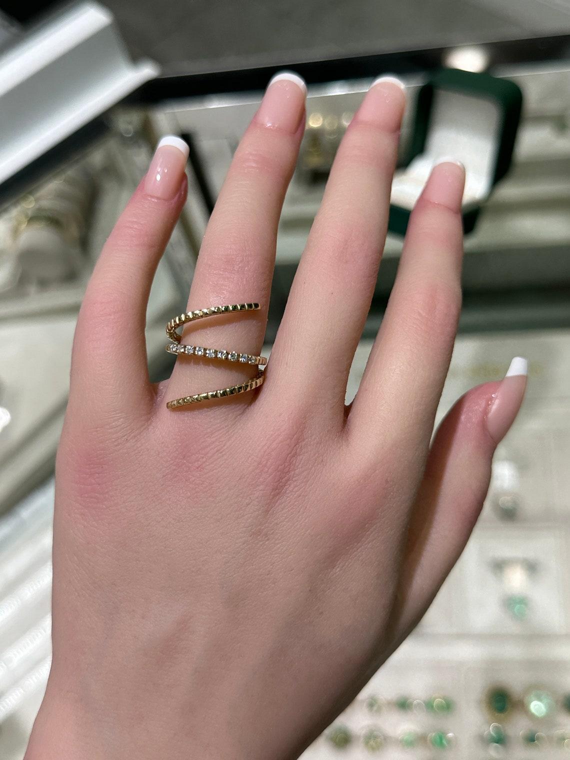 Art Deco 14K Gold 0.20tcw Retractable Diamond Band Ring Brilliant Round Cut Trendy Full For Sale