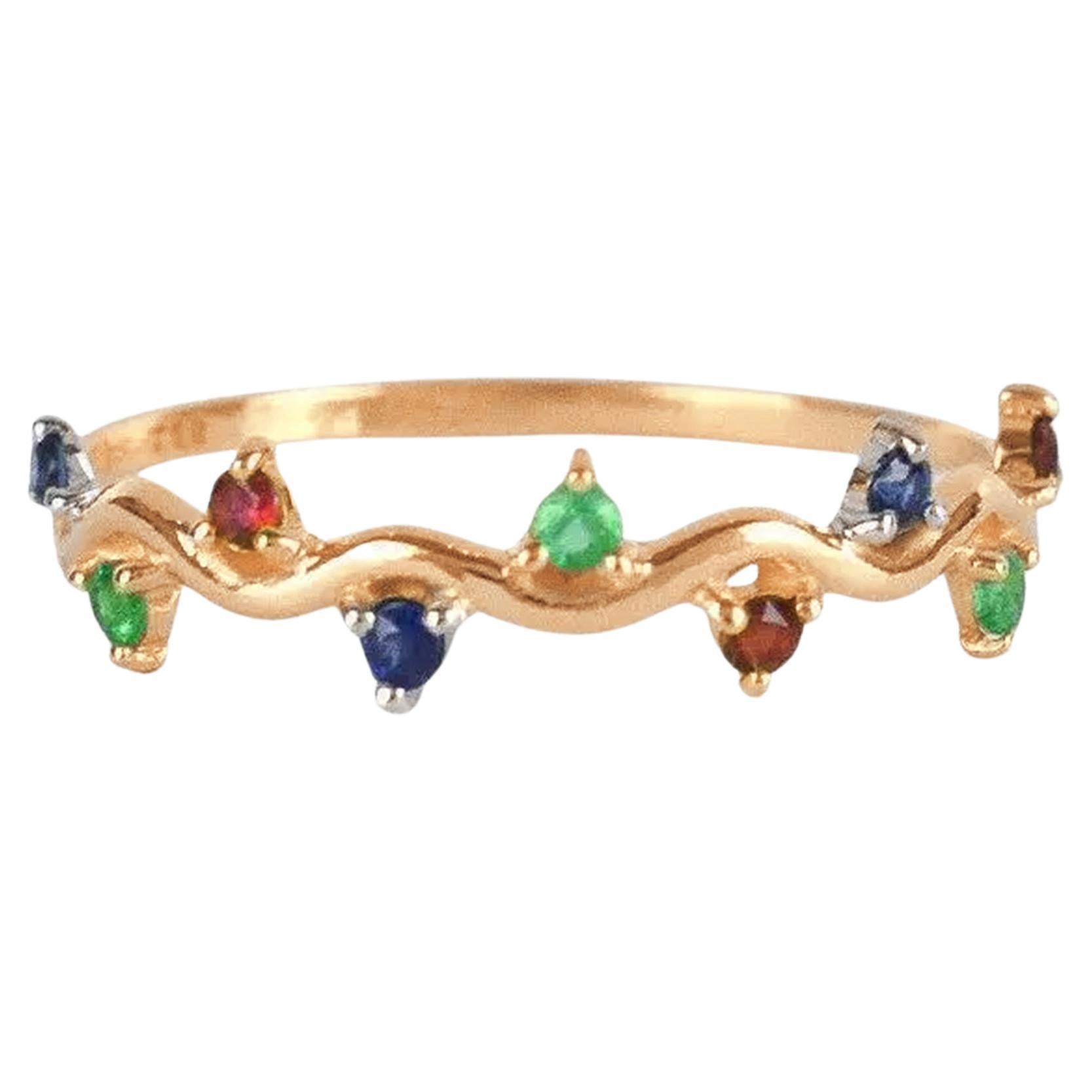 For Sale:  14k Gold 0.21 Carat Emerald Ruby And Sapphire Multi Stone Ring 2
