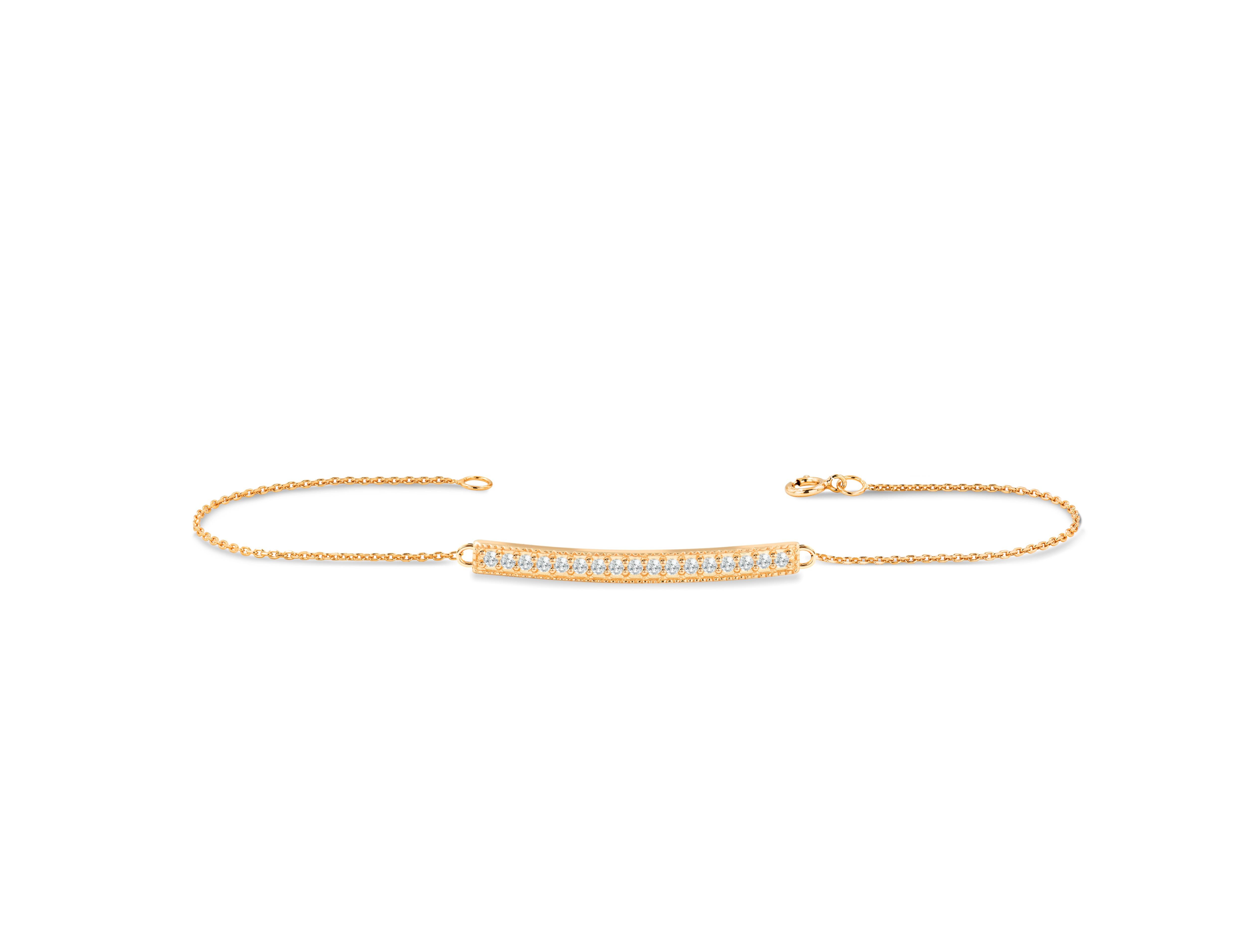 Beau et élégant, ce bracelet à barre de diamants est le bijou parfait à superposer à vos autres bracelets. Il est fabriqué en or pur et se compose de diamants véritables et naturels. Ce bracelet minimaliste donne un aspect sophistiqué et élégant à