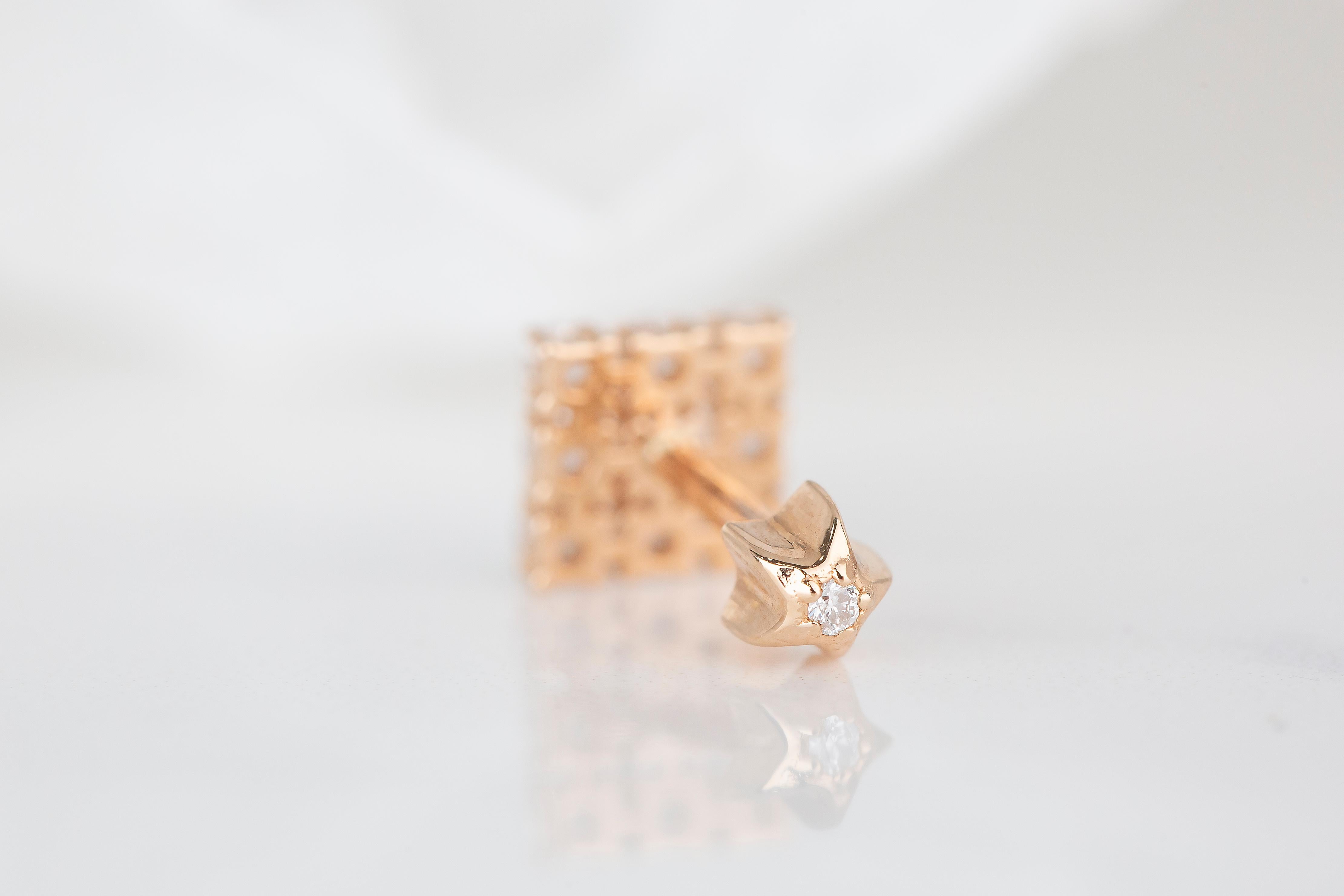 14K Gold 0.22 Ct Diamond Plaid Piercing, Gold Diamond Square Earring For Sale 1