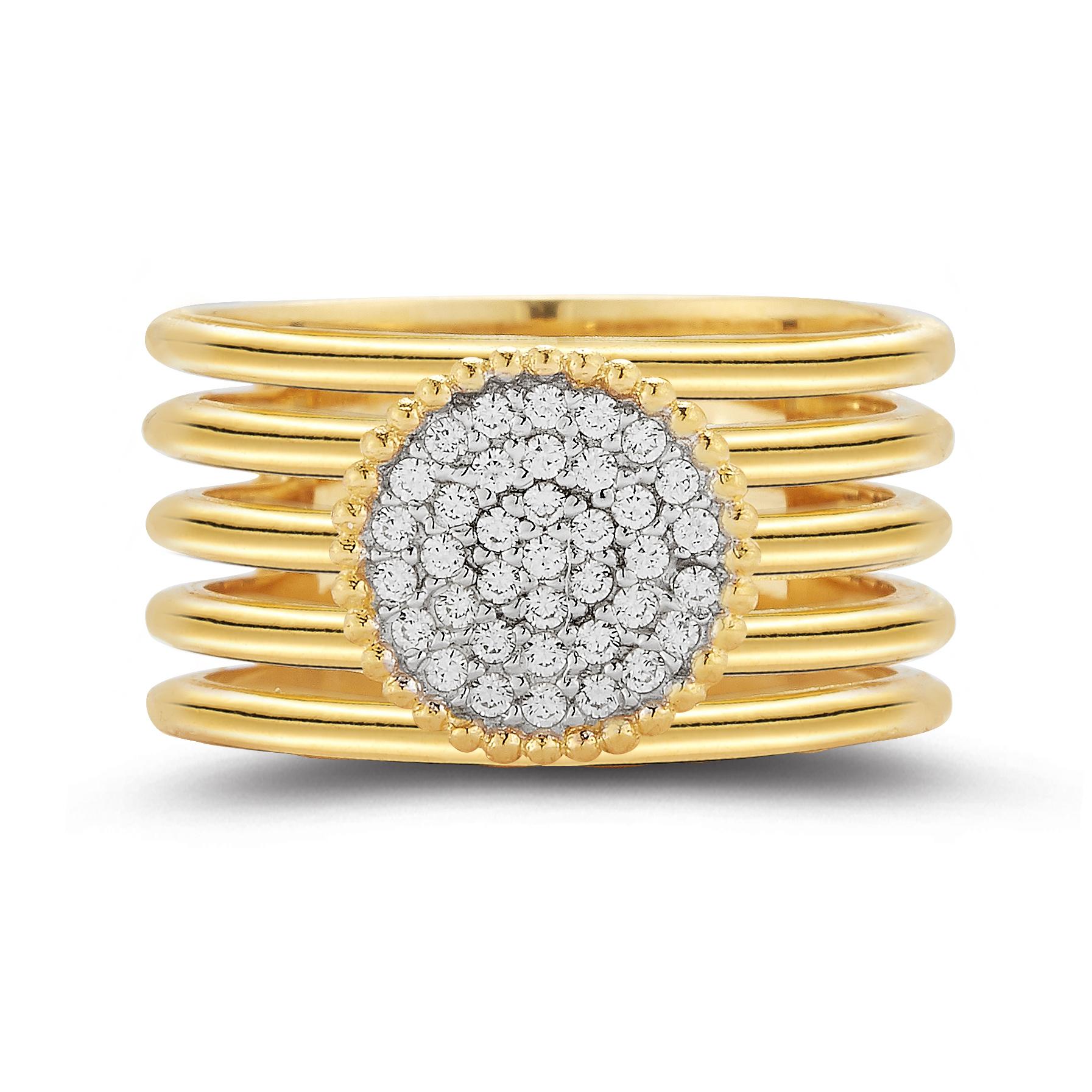 Taille ronde Bague en or jaune 14 carats à découpes et motif ovale pavé, fabriquée à la main en vente