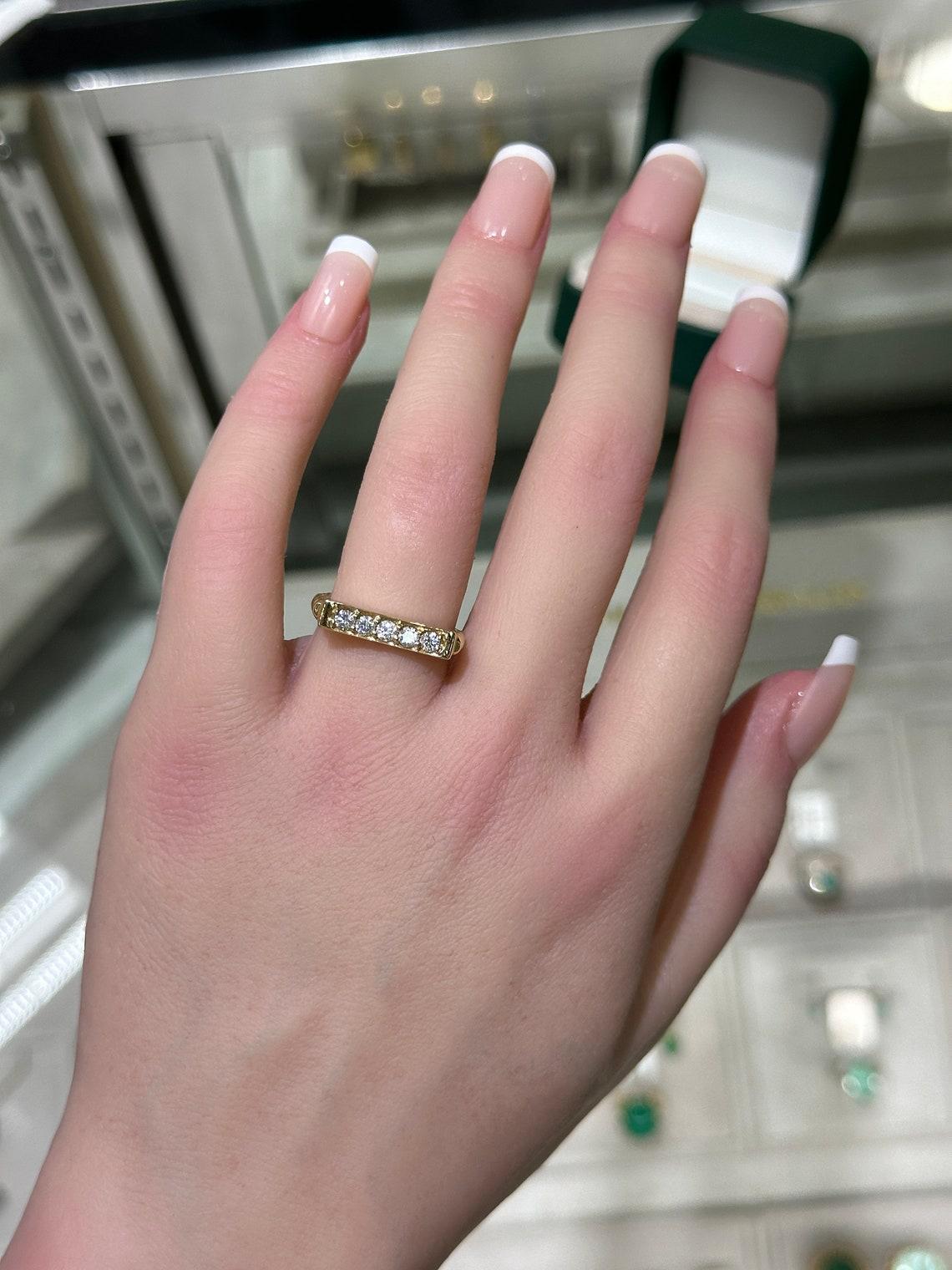 14K Gold 0,25tcw Rundschliff Diamant Bar-Ring Perlen Shank Stapelring (Moderne) im Angebot
