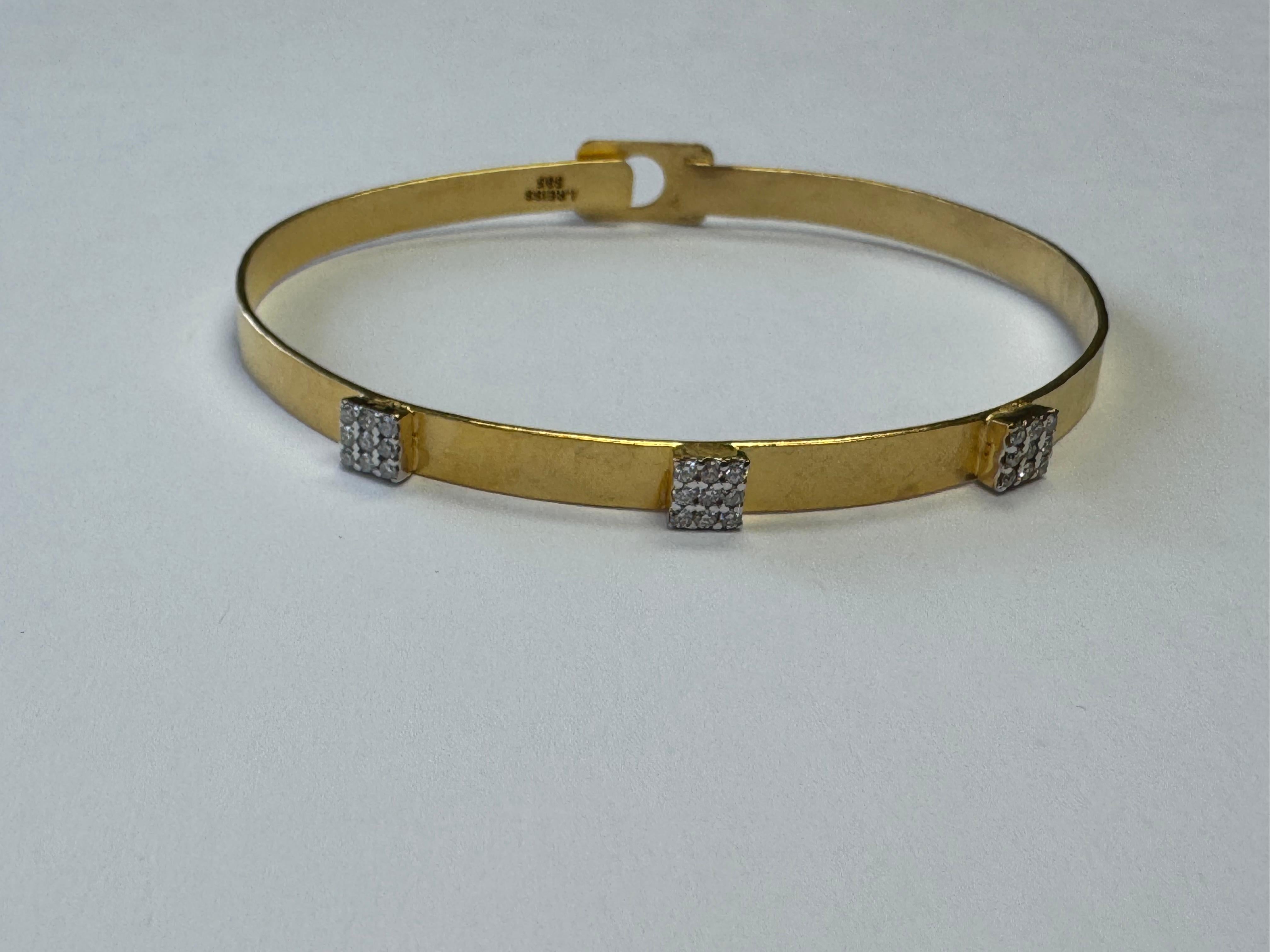 Oro de 14K 0,27 ct. tw. Pulsera martillada de 4 mm en Nuevo estado para la venta en Great Neck, NY