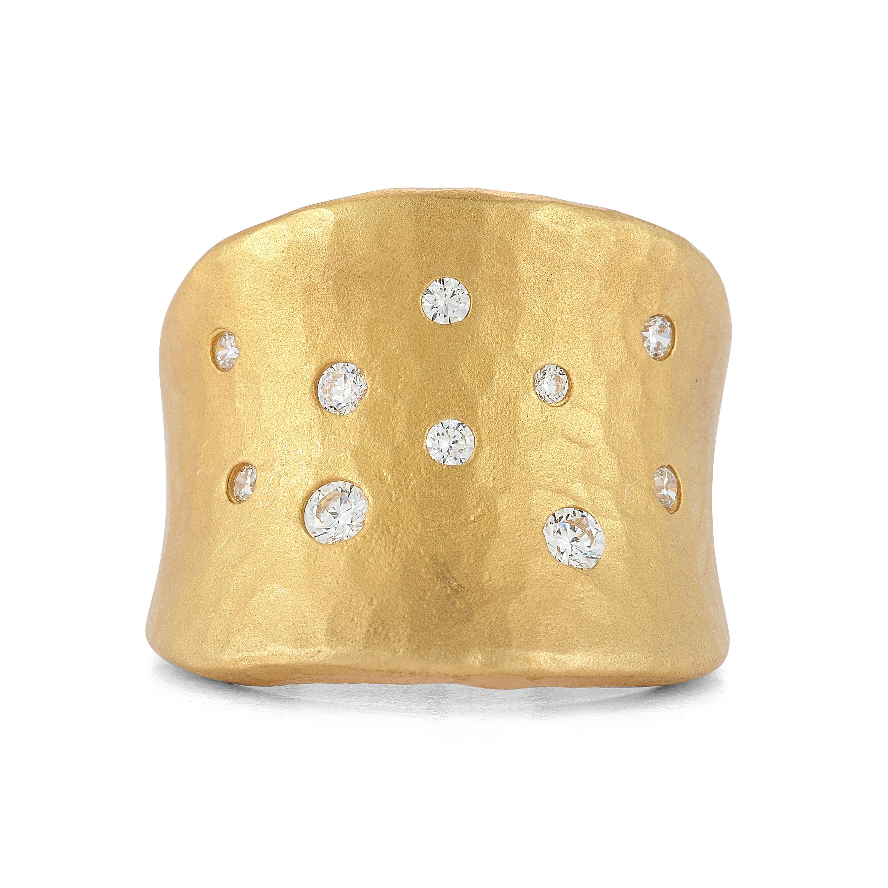 En vente :  Or 14K 0,27 ct. tw. Manchette martelée 3