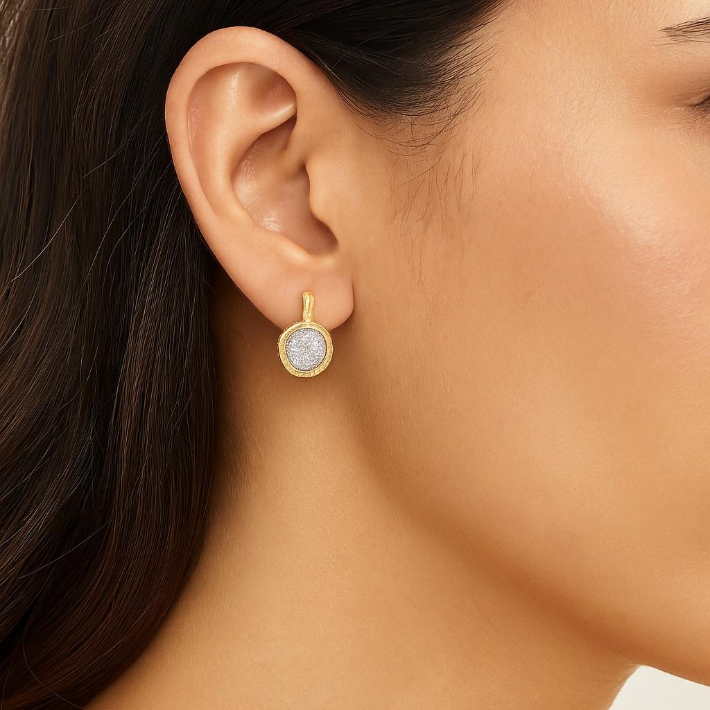 Oro 14K 0,38 ct. tw. Orecchini a cerchio a goccia In condizioni Nuovo in vendita a Great Neck, NY