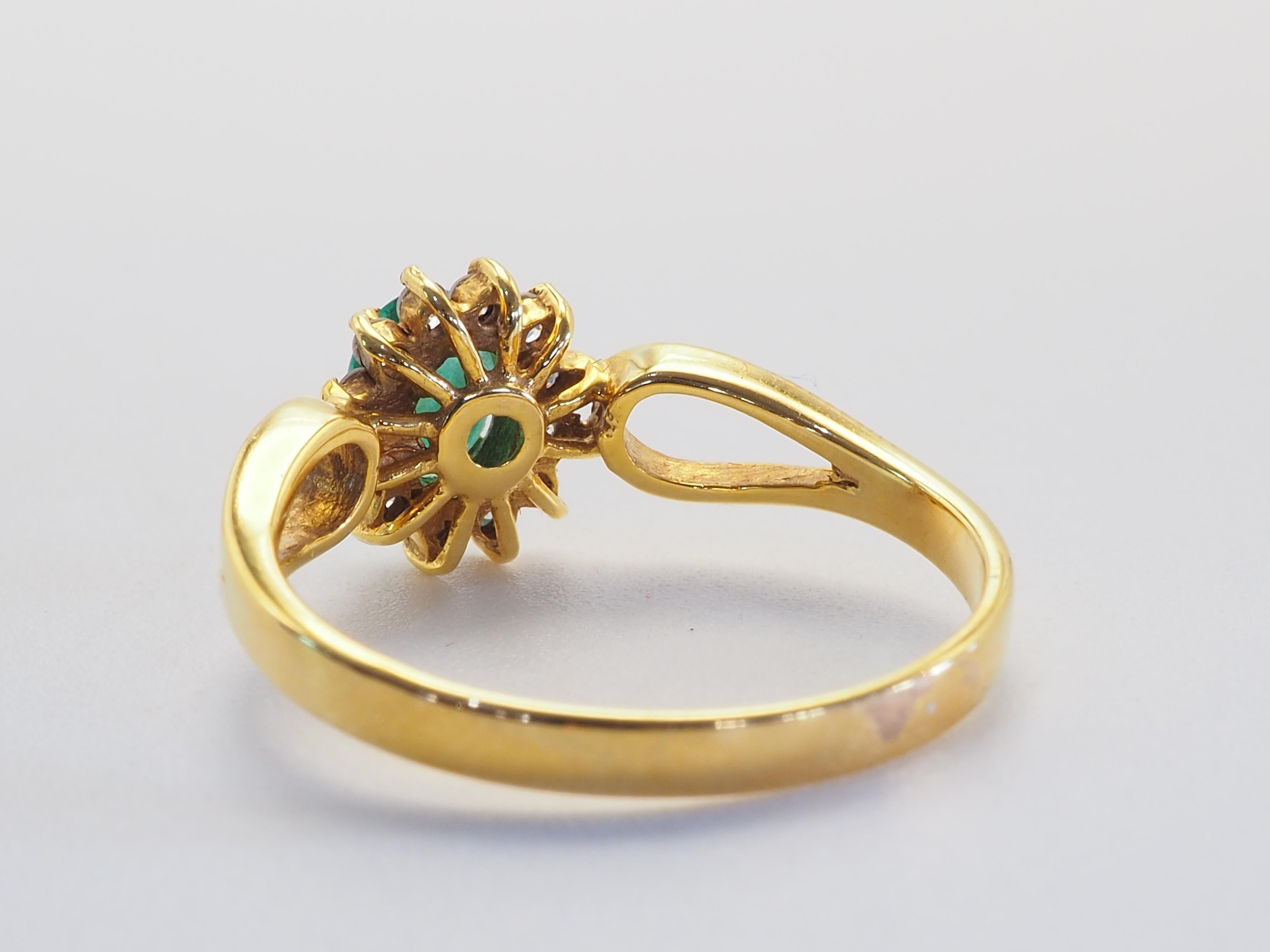 14K Gold 0.40ct Oval Emerald & Brilliant White Quartz Ring (Ovalschliff) im Angebot