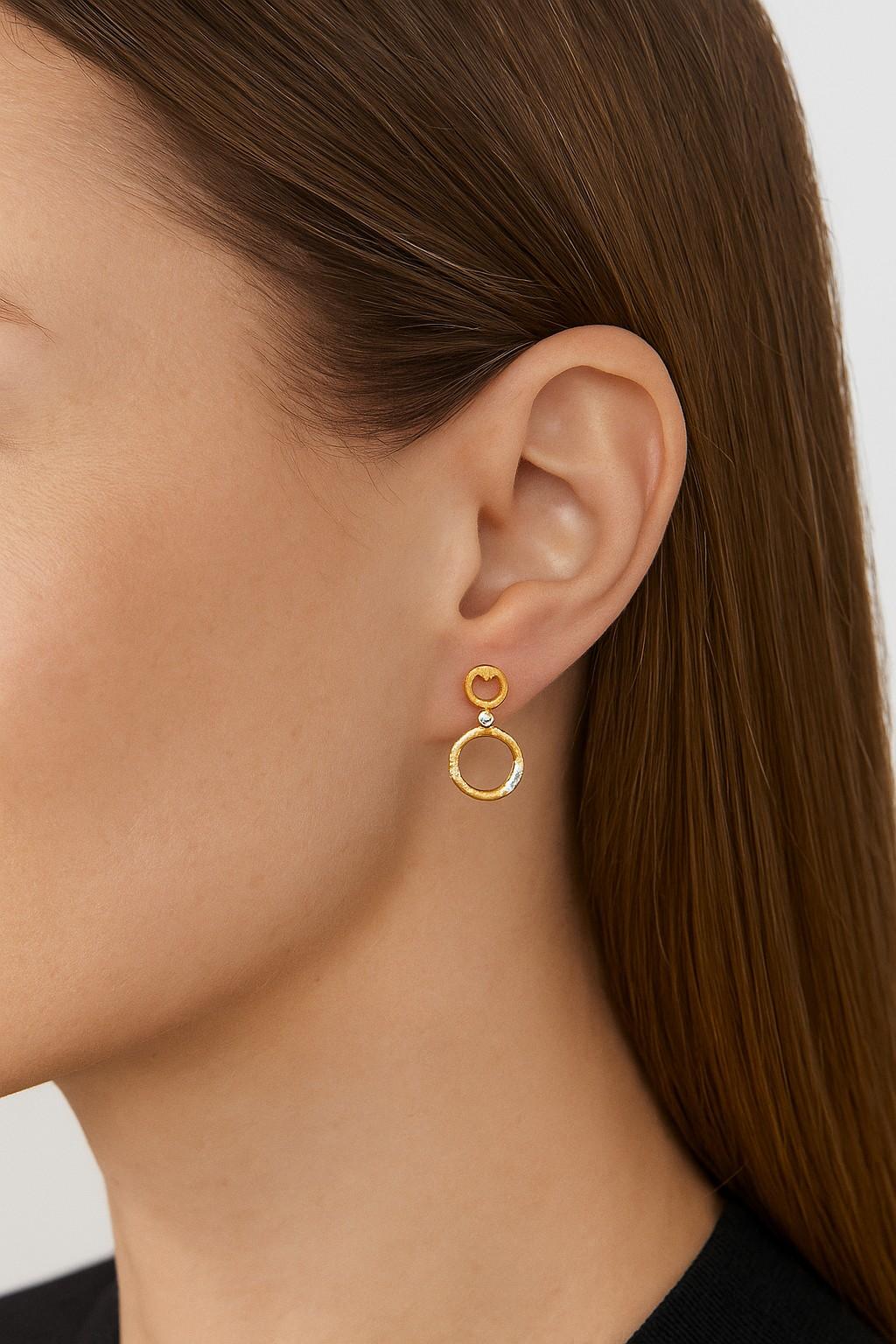 Taglio rotondo Oro 14K 0,41 ct. tw. Orecchini a goccia a cerchio graduato in vendita