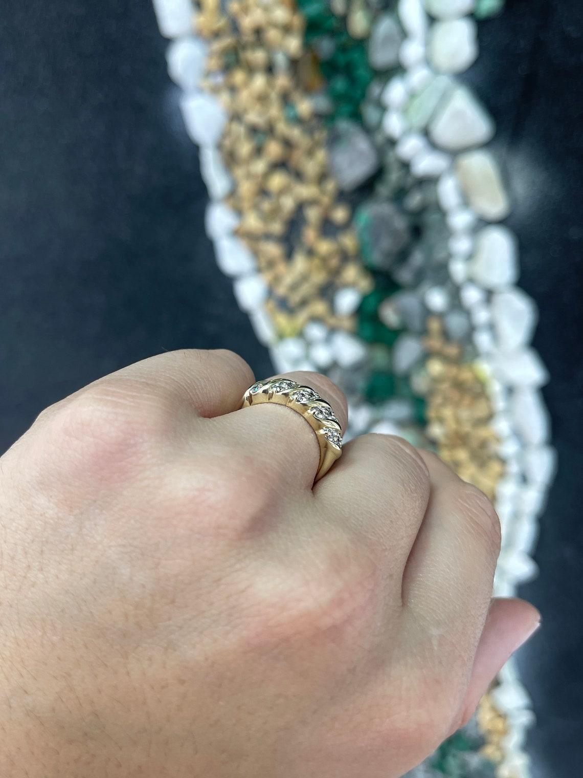 Anello a fascia con diamanti taglio rotondo in oro 14K da 0,45tcw, anello impilabile antico di fantasia In condizioni Nuovo in vendita a Jupiter, FL
