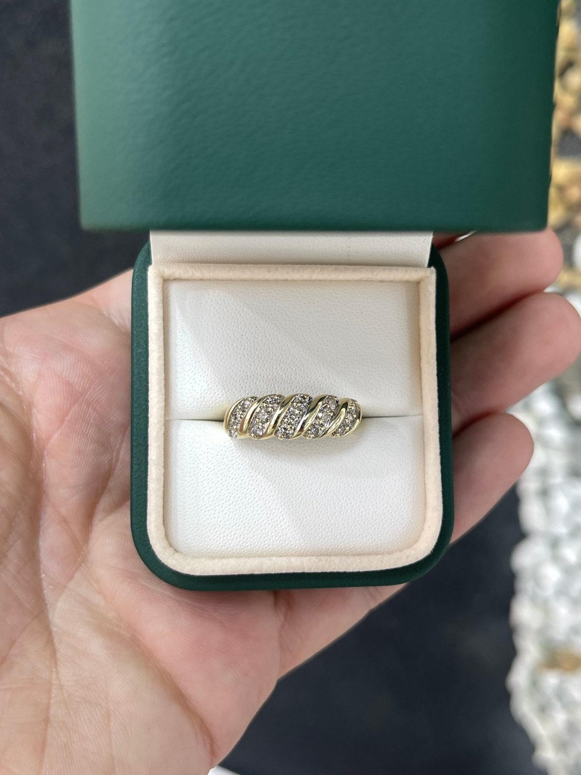 Donna Anello a fascia con diamanti taglio rotondo in oro 14K da 0,45tcw, anello impilabile antico di fantasia in vendita