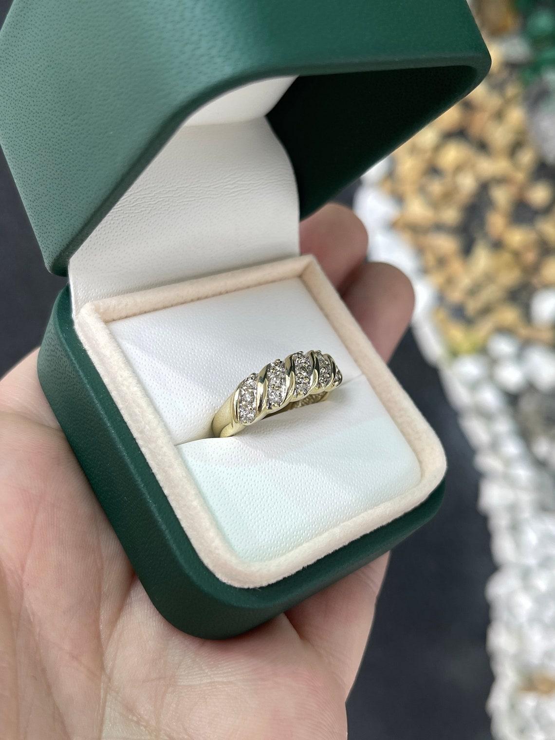 Anello a fascia con diamanti taglio rotondo in oro 14K da 0,45tcw, anello impilabile antico di fantasia in vendita 1