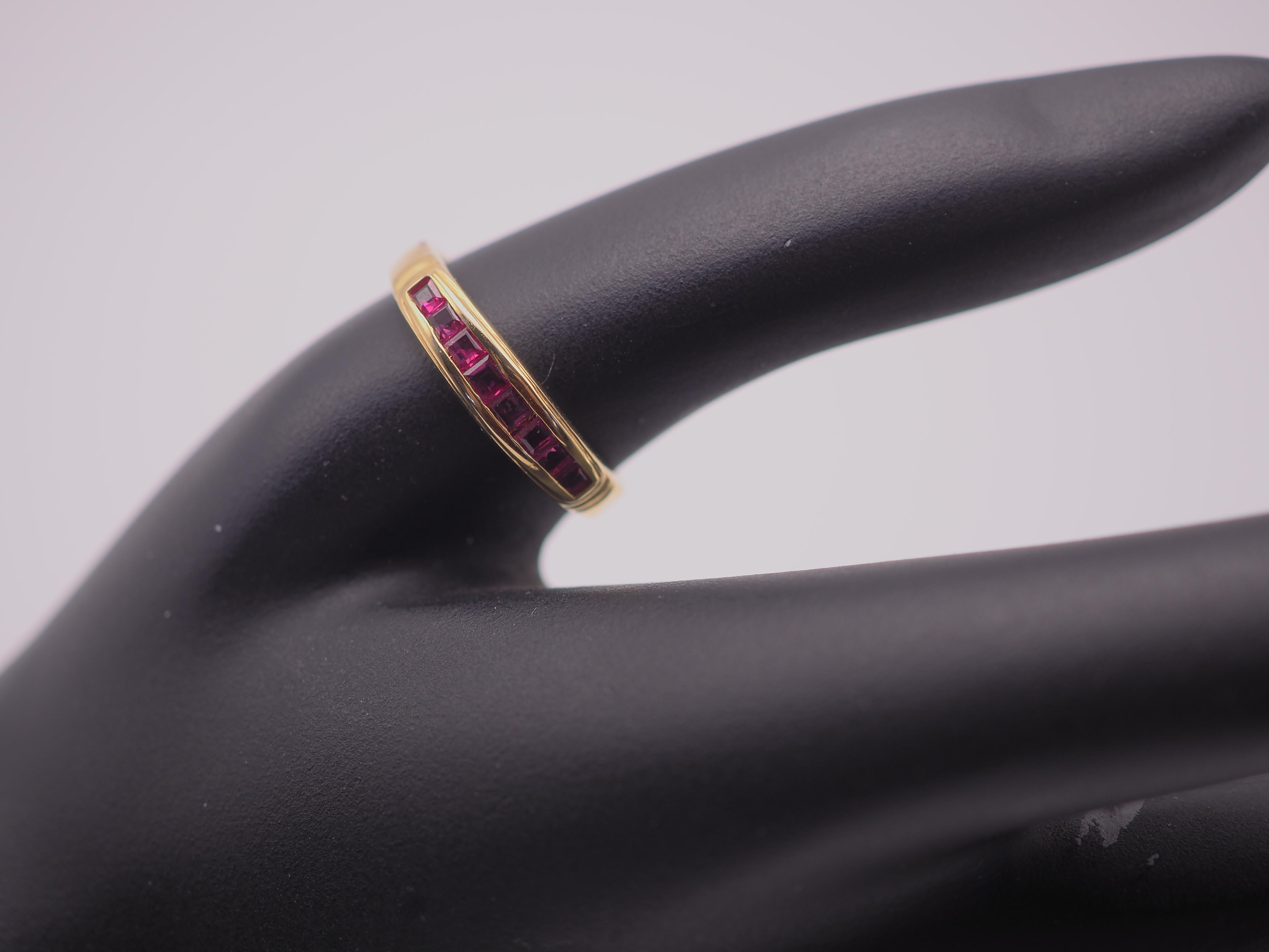 14K Gold 0.80ct Squared Ruby Vintage Band Ring For Sale 2