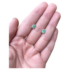 14K Gold 0,92tcw Smaragdschliff Smaragd & Diamant Halo-Ohrstecker