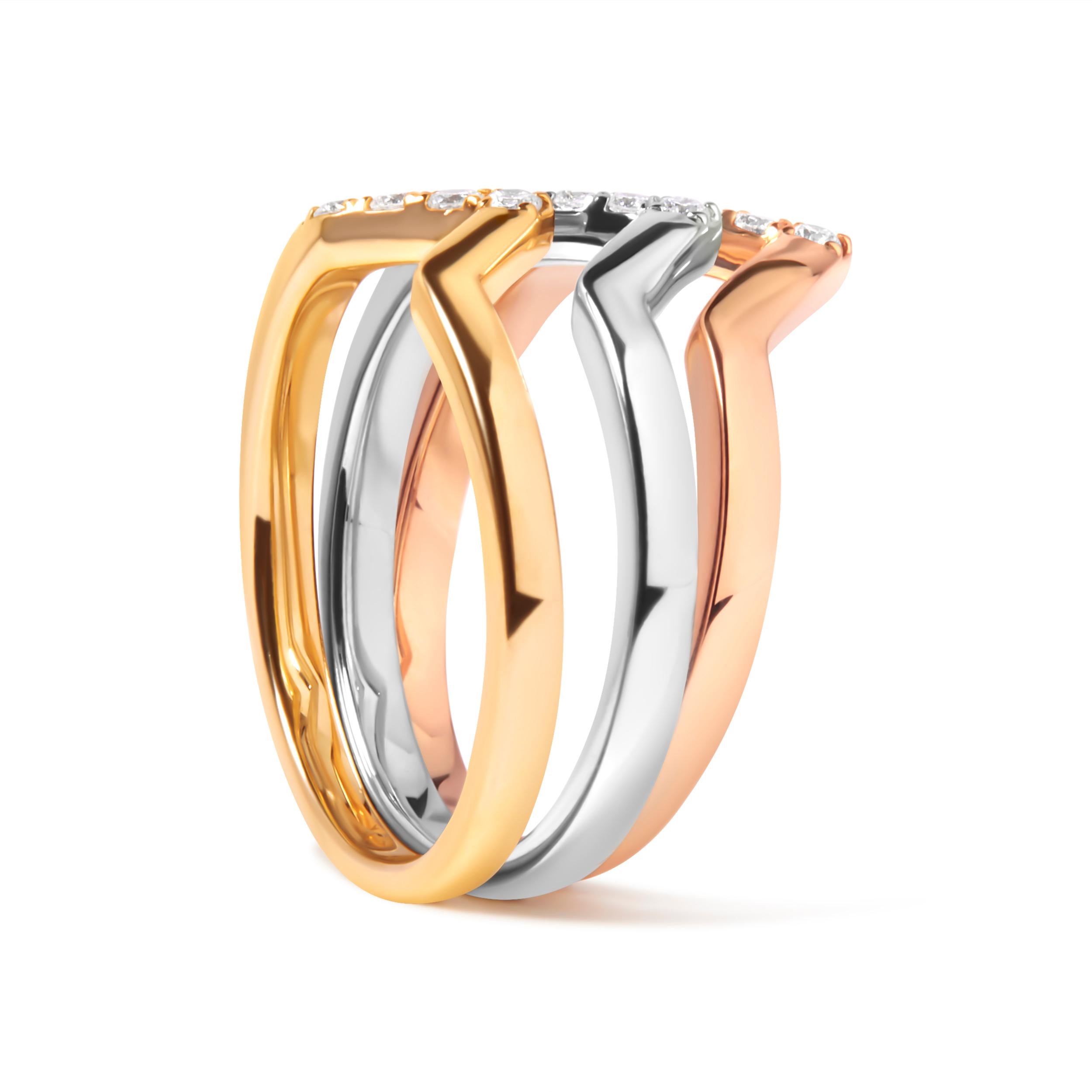 Moderne 14K Gold 1/4 Cttw Diamond Geometrical Chevron V Stackable Band Set en vente