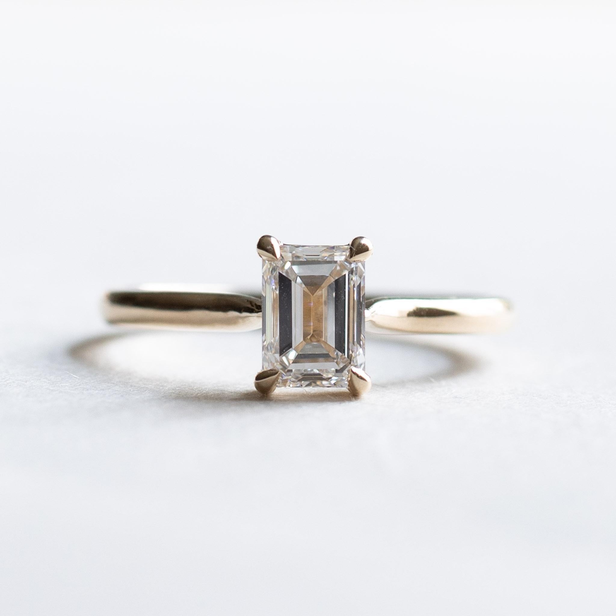 emerald cut diamond ring 1 carat