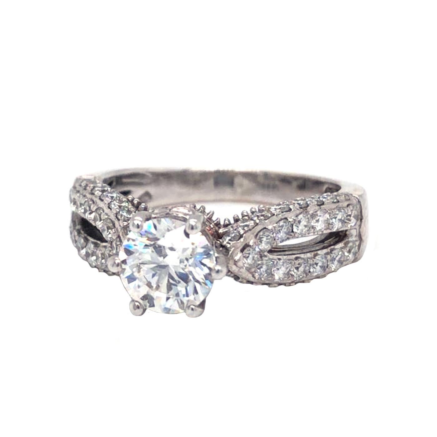 Modernista Anello in oro 14K con diamanti classici a taglio rotondo naturale certificati GIA da 1,00 carati in vendita