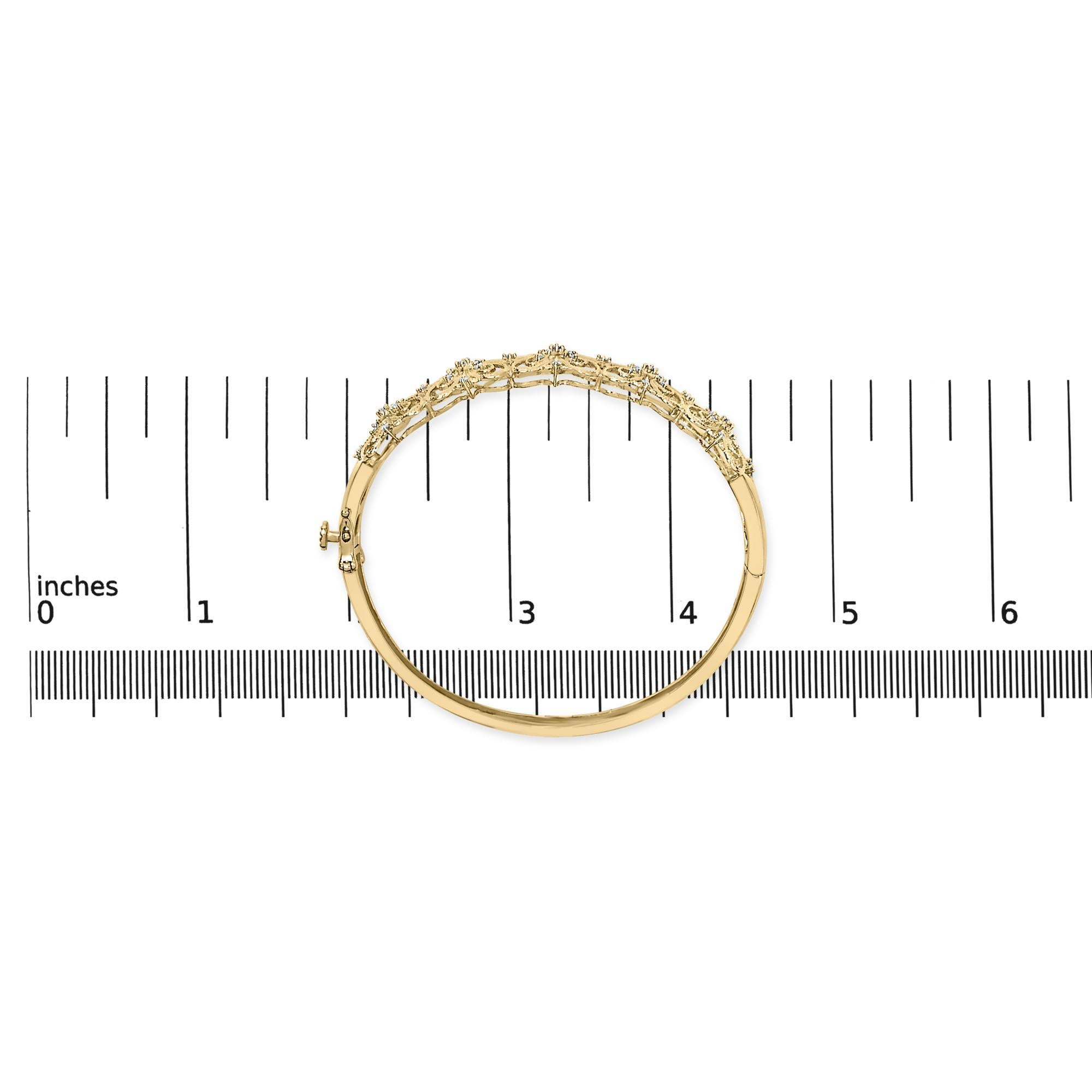 14K Gold 1.00 Cttw Diamond Vintage Inspired Floral Bangle Bracelet In New Condition For Sale In New York, NY