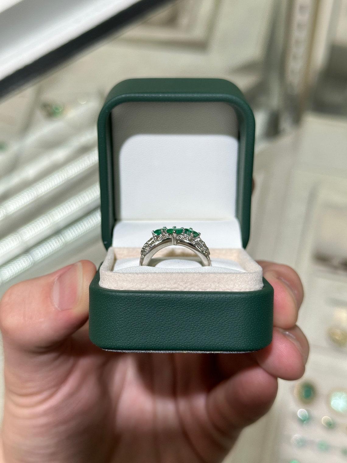 14K Gold 1.20tcw Emerald & Diamond Band Ring, Princess & Pear Cut with Pave Diam In New Condition For Sale In Jupiter, FL