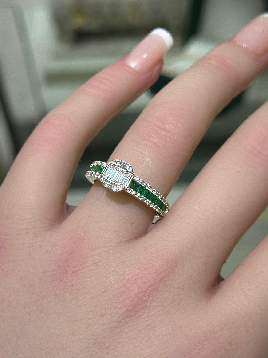 14K Gold 1.30tcw Asscher Baguette Diamond & Emerald Cluster Ring, Princess Cut In New Condition For Sale In Jupiter, FL