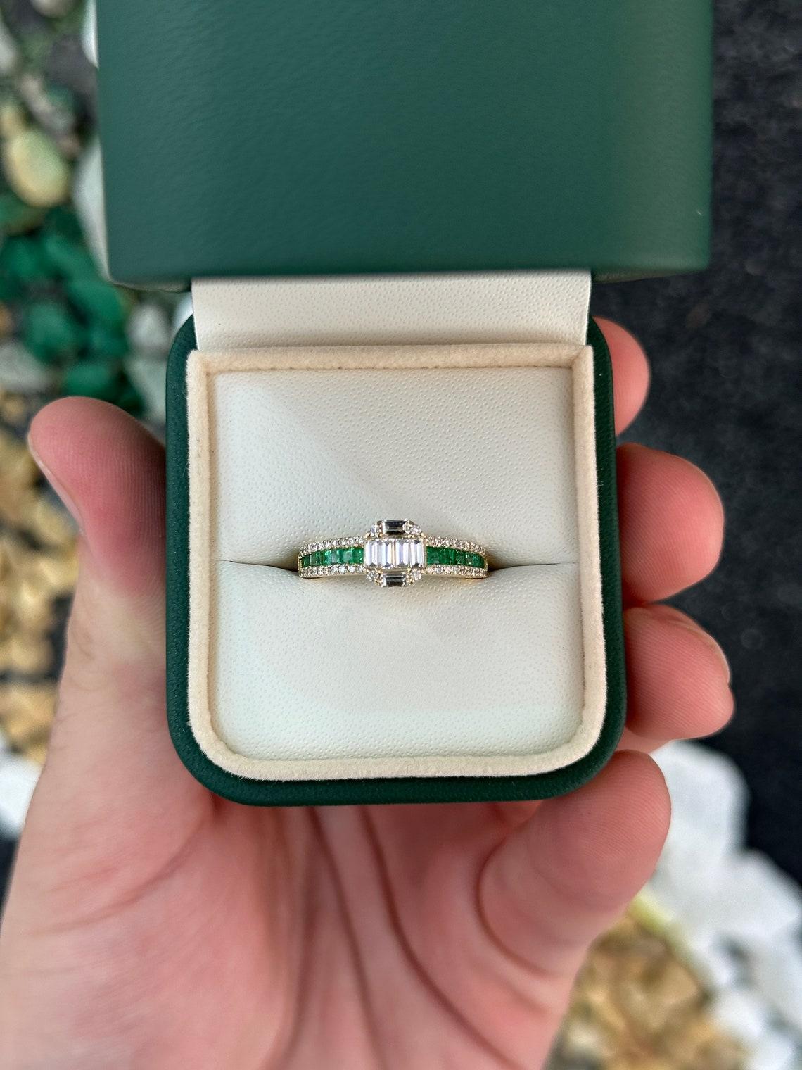 14K Gold 1.30tcw Asscher Baguette Diamond & Emerald Cluster Ring, Princess Cut For Sale 1