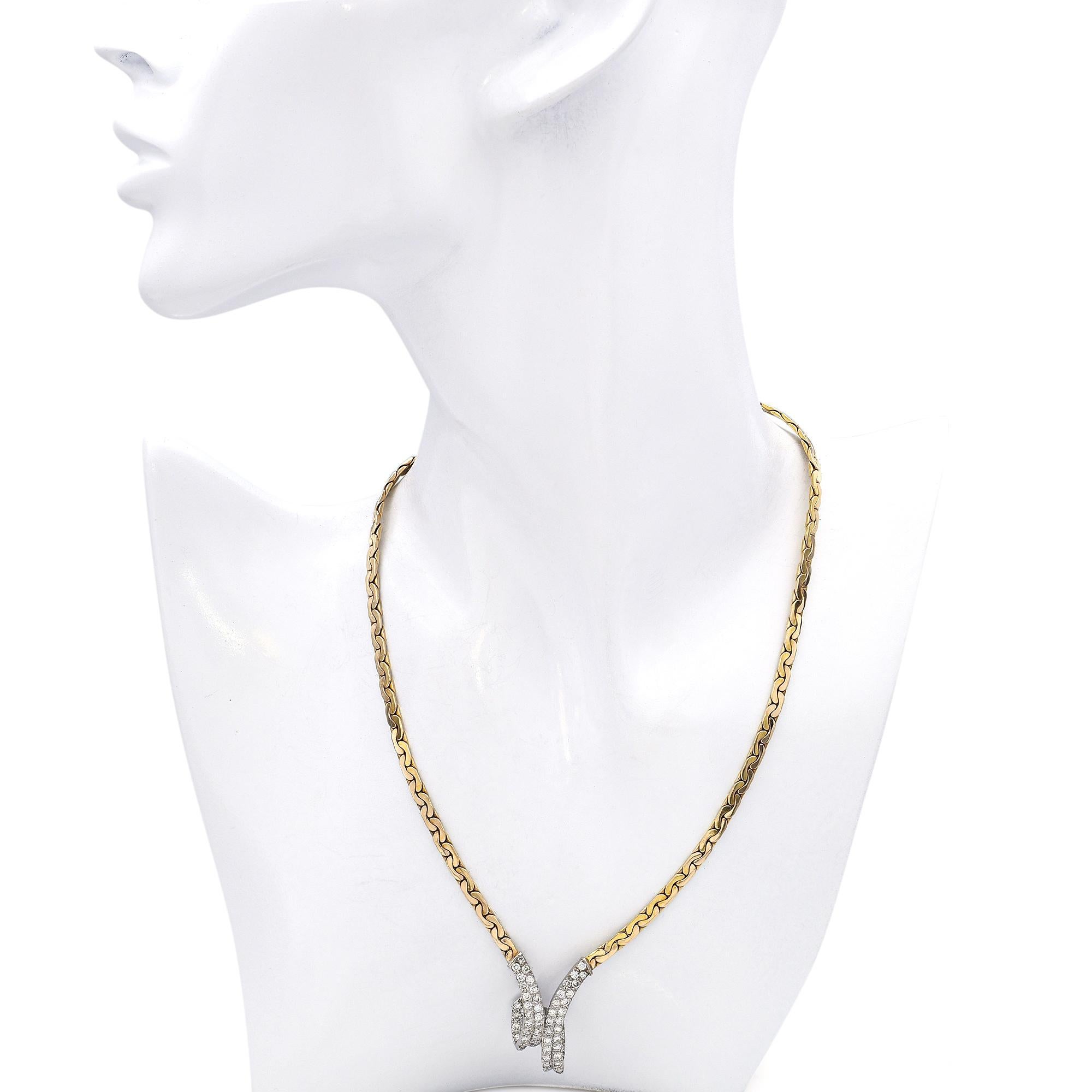 Taglio rotondo 14k Gold 1.32tcw Diamond Pave V-Style Necklace in vendita