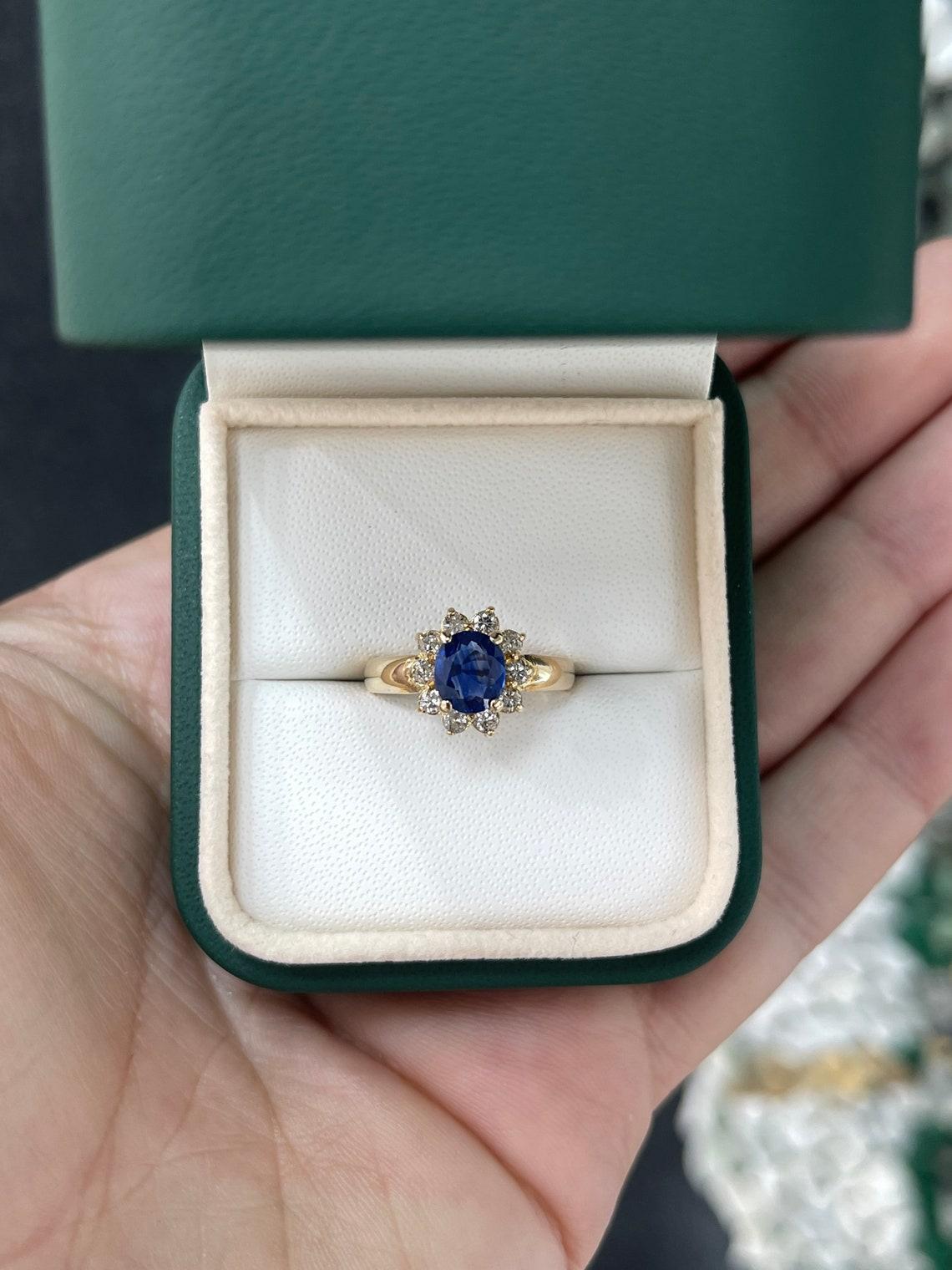 14K Gold 1,36tcw Ovalschliff Saphir & Diamant Halo-Ring, Realblau in Zackenfassung Damen im Angebot