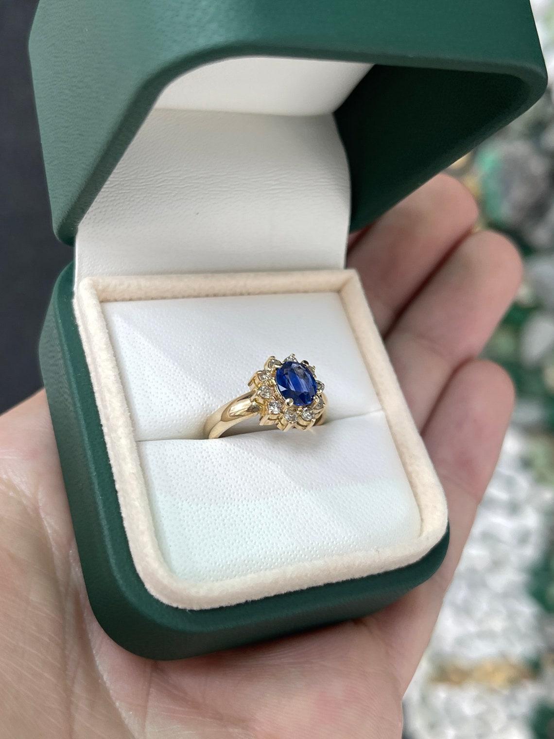 14K Gold 1,36tcw Ovalschliff Saphir & Diamant Halo-Ring, Realblau in Zackenfassung im Angebot 1