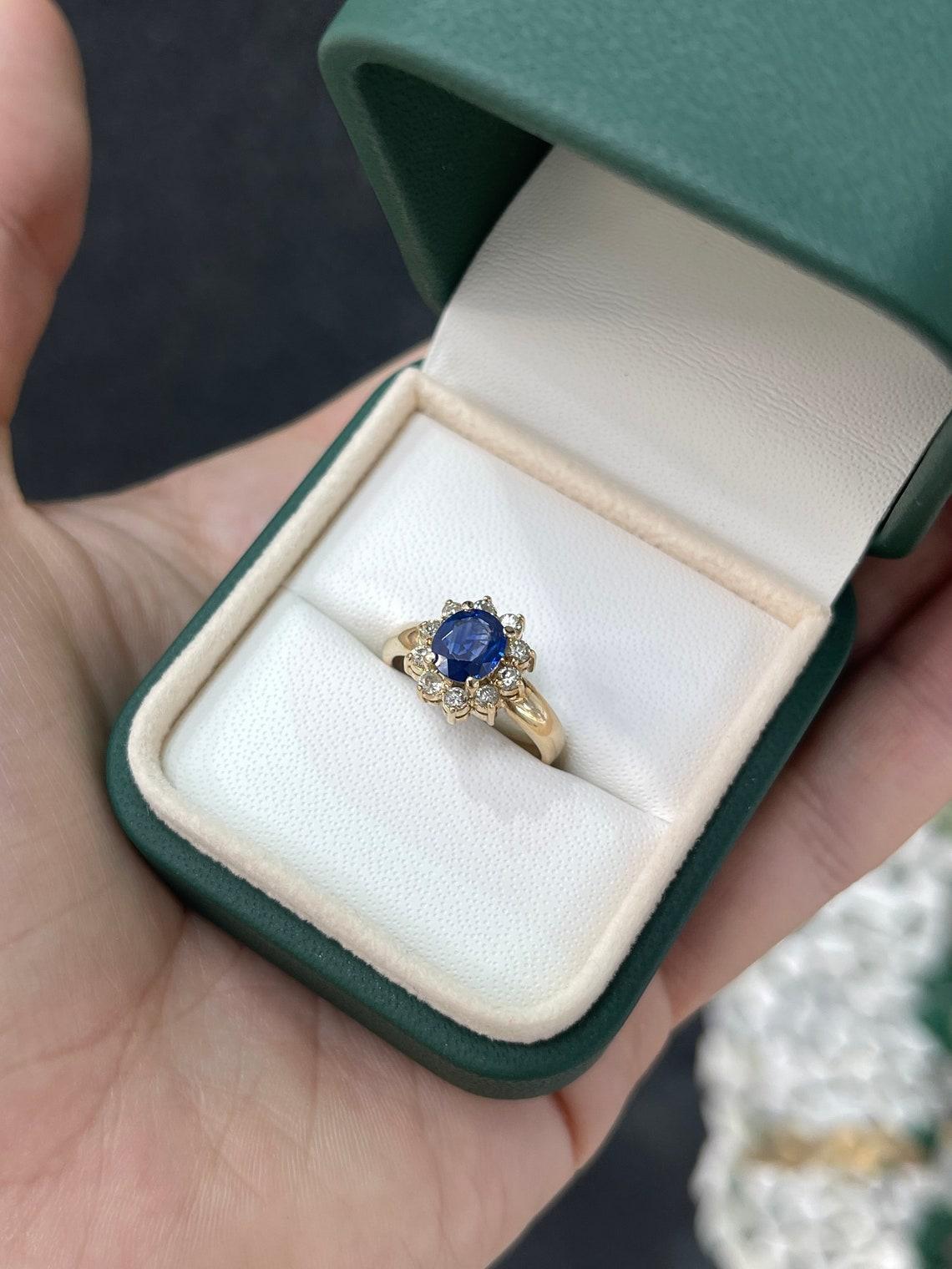 14K Gold 1,36tcw Ovalschliff Saphir & Diamant Halo-Ring, Realblau in Zackenfassung im Angebot 2