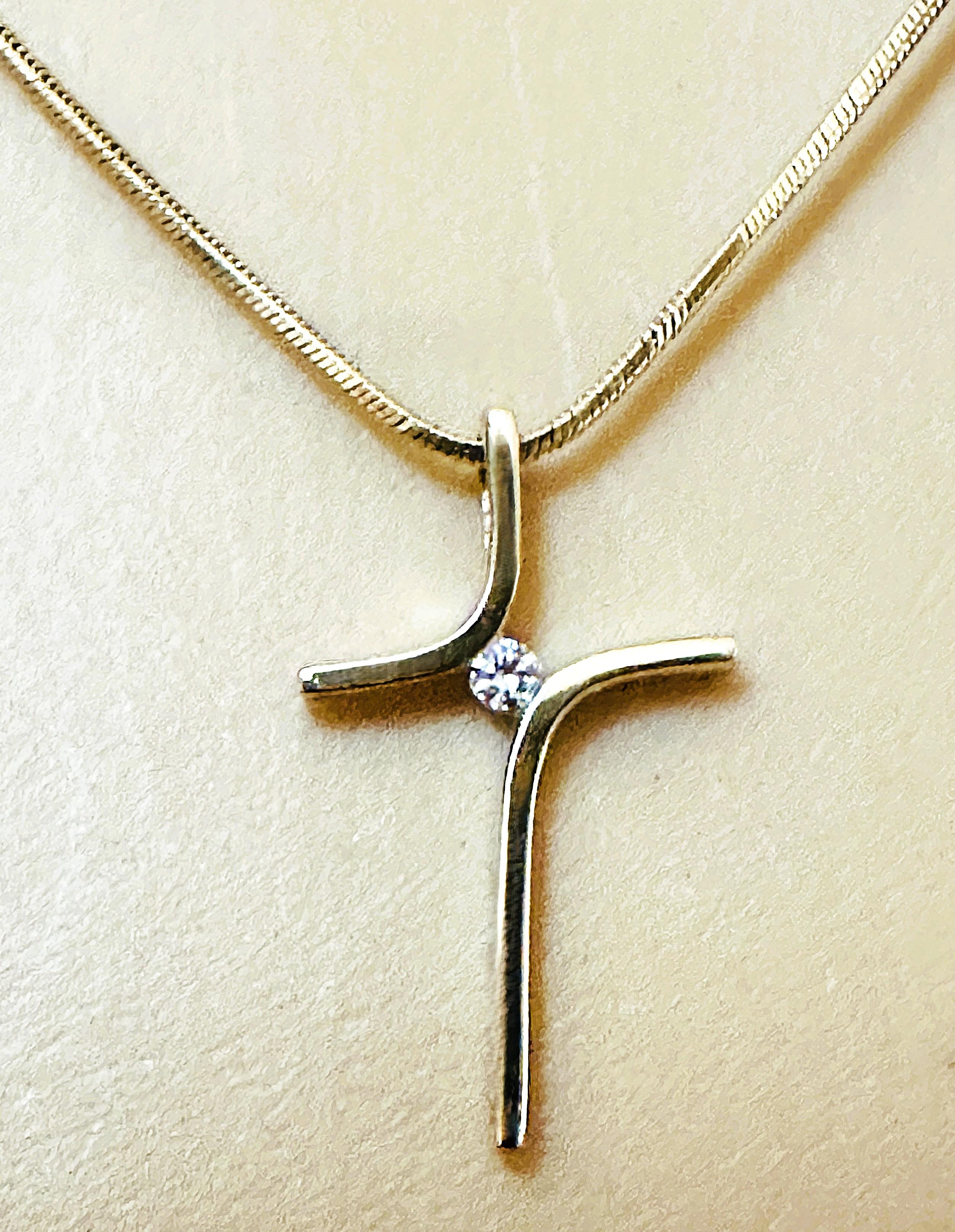 Brilliant Cut 14k Gold 1.5 mm Diamond Cross Pendant Necklace On 18