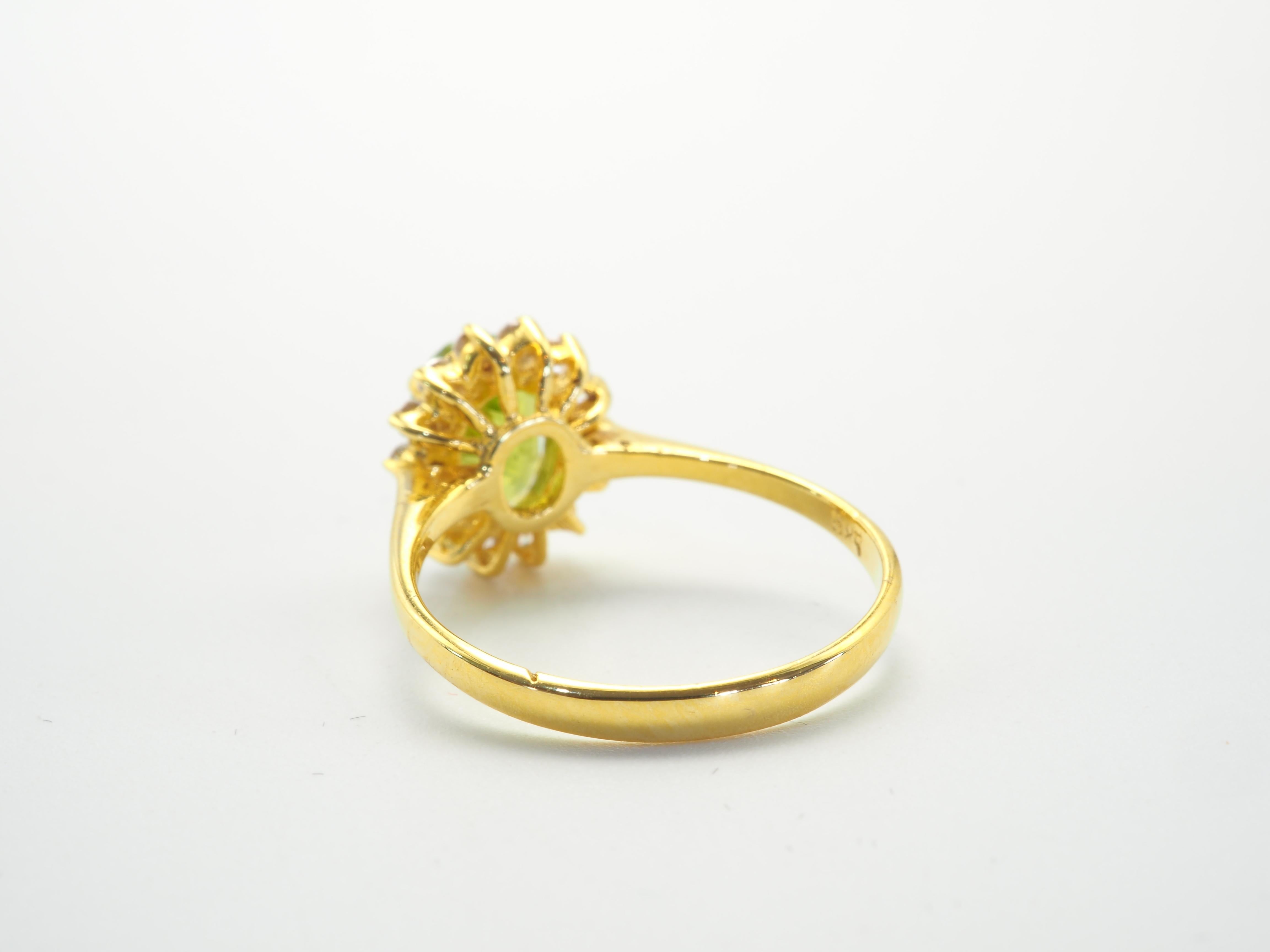Oval Cut 14K Gold 1.50ct Oval Green Peridot & Cubic Zirconia Sunburst Fine Ring