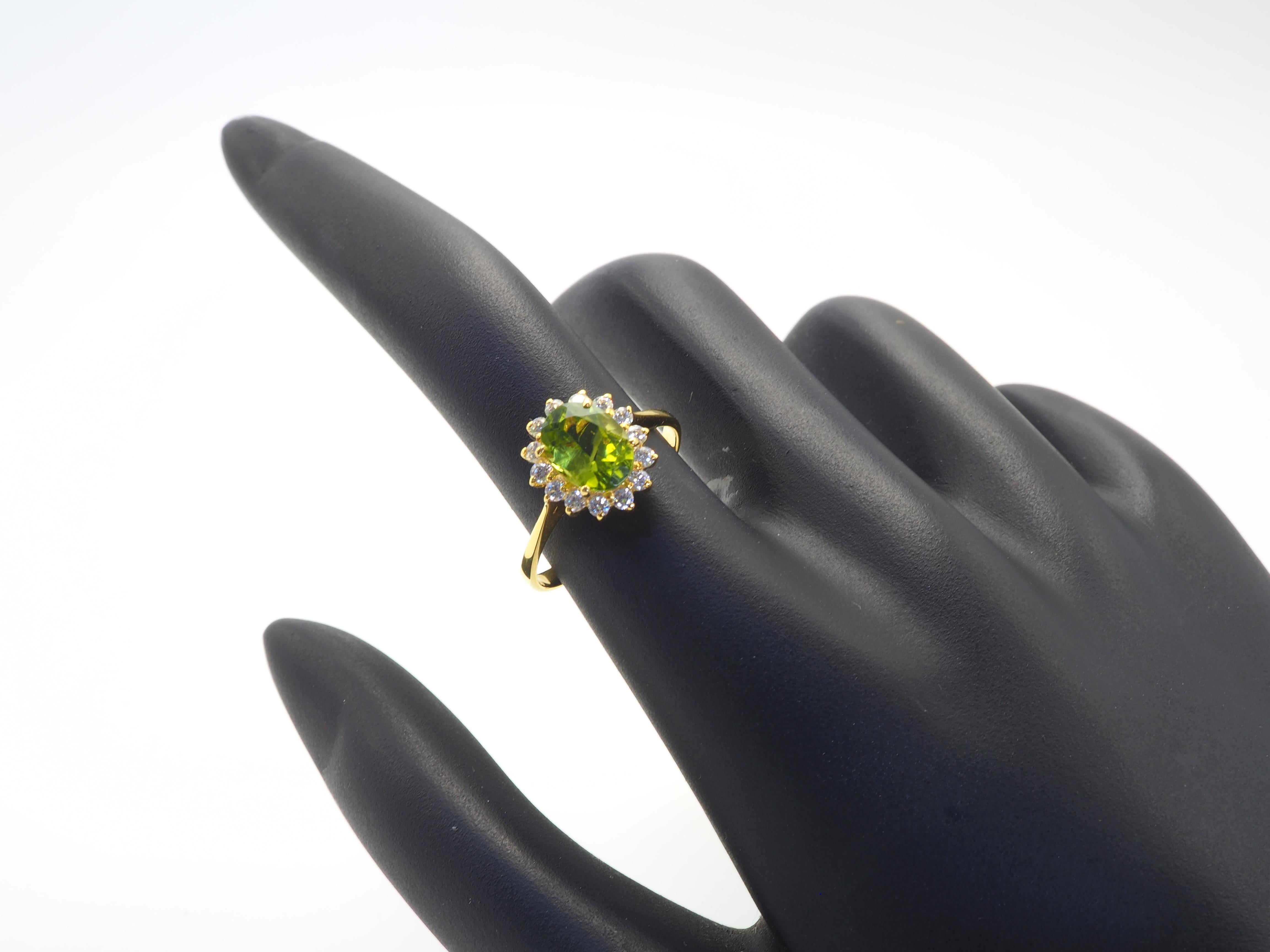 14K Gold 1.50ct Oval Green Peridot & Cubic Zirconia Sunburst Fine Ring 1