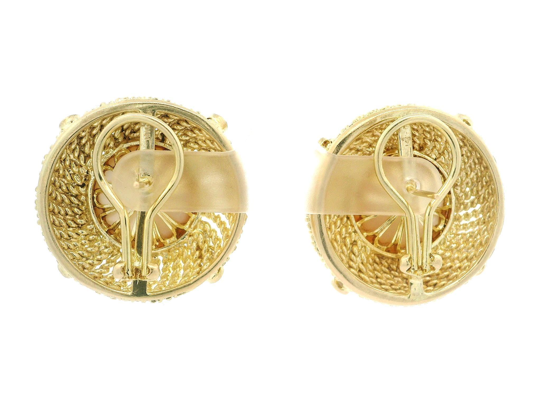 Orecchini a bottone a filo ritorto in oro 14k con perla Mabe da 15,75 mm e diamante da 0,60 ct. in vendita 3
