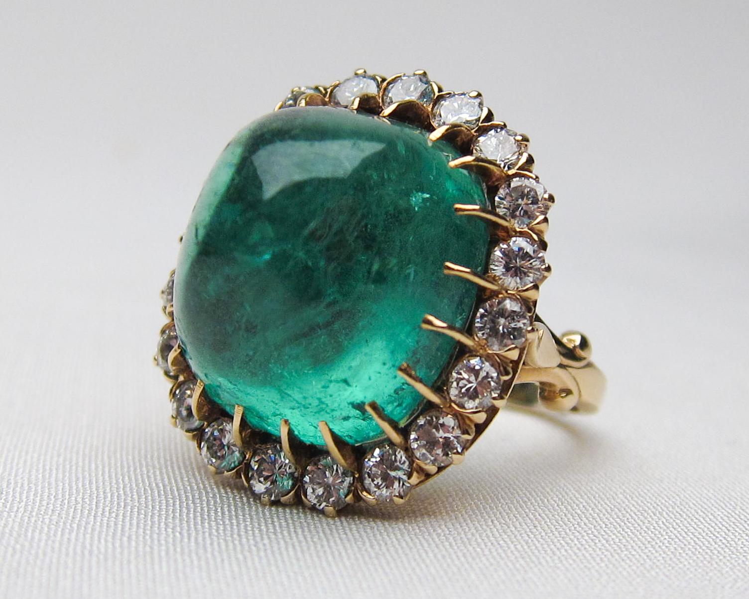 Women's 14K Gold 1.60 Ct Diamond and 27.60 Ct Emerald Cabochon Cocktail Ring, Circa 1940 For Sale