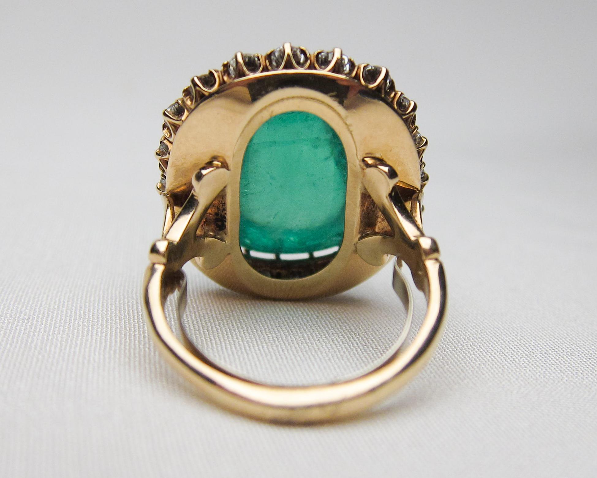 14K Gold 1.60 Ct Diamond and 27.60 Ct Emerald Cabochon Cocktail Ring, Circa 1940 For Sale 1