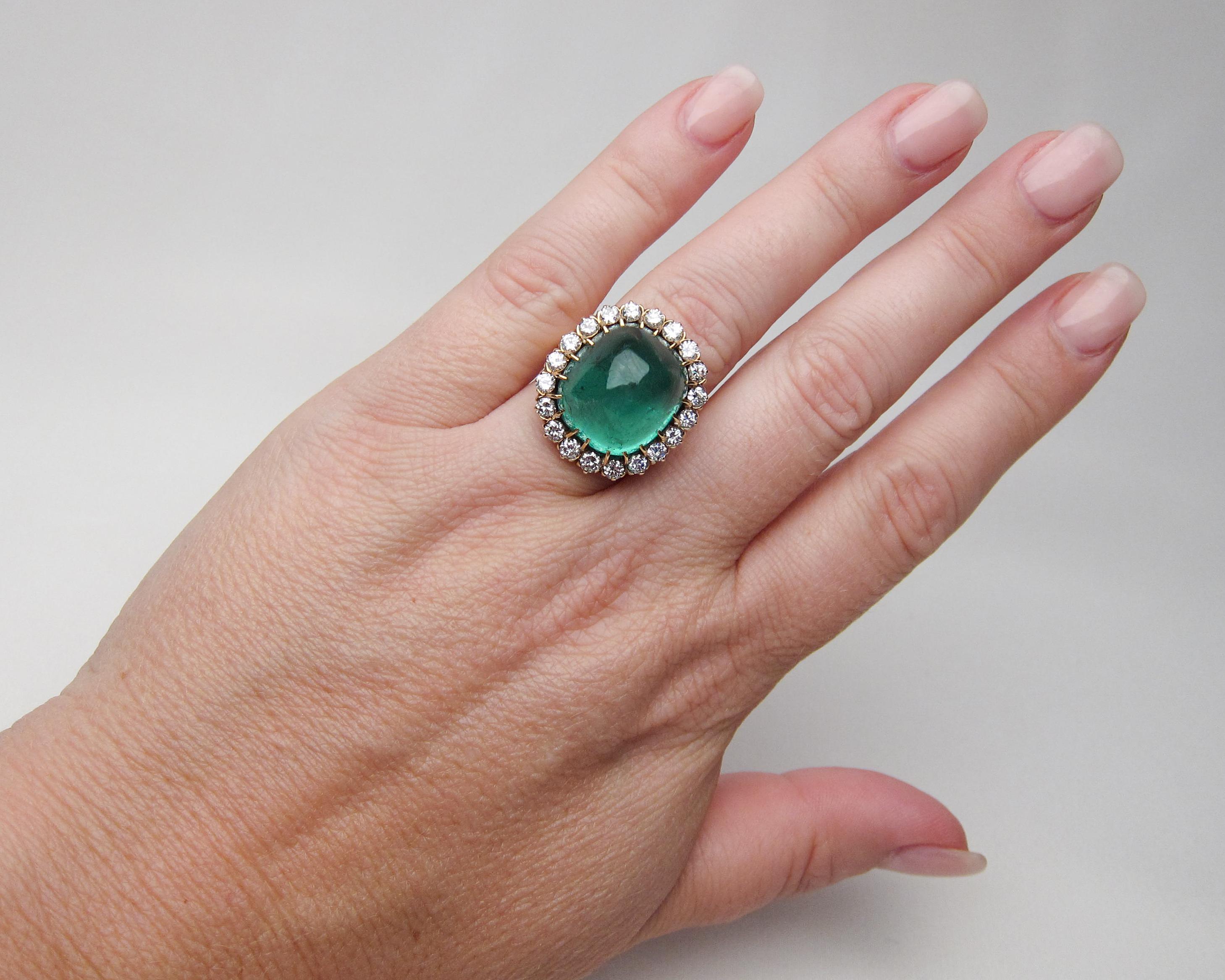 14K Gold 1.60 Ct Diamond and 27.60 Ct Emerald Cabochon Cocktail Ring, Circa 1940 For Sale 3